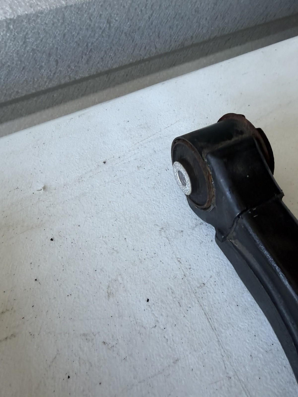 ♦️2017 - 2023 TESLA MODEL 3 FRONT LEFT SIDE UPPER CONTROL ARM OEM, 1044321-00-H