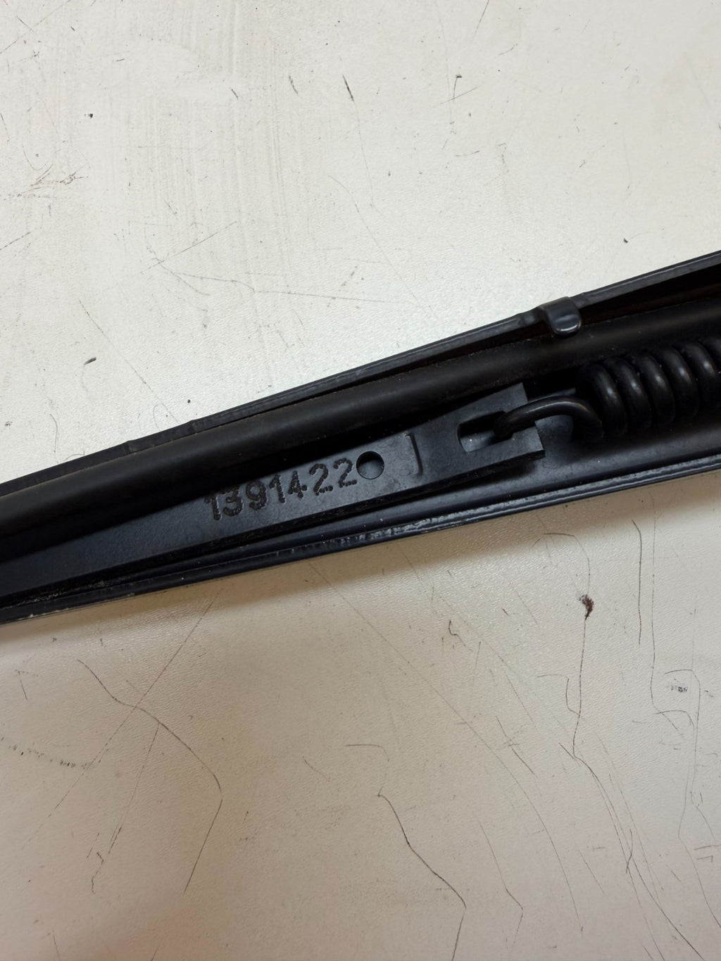 20-24 TESLA MODEL Y FRONT WINDSHIELD LEFT RIGHT WIPER ARM W/ BLADE SET 97036203