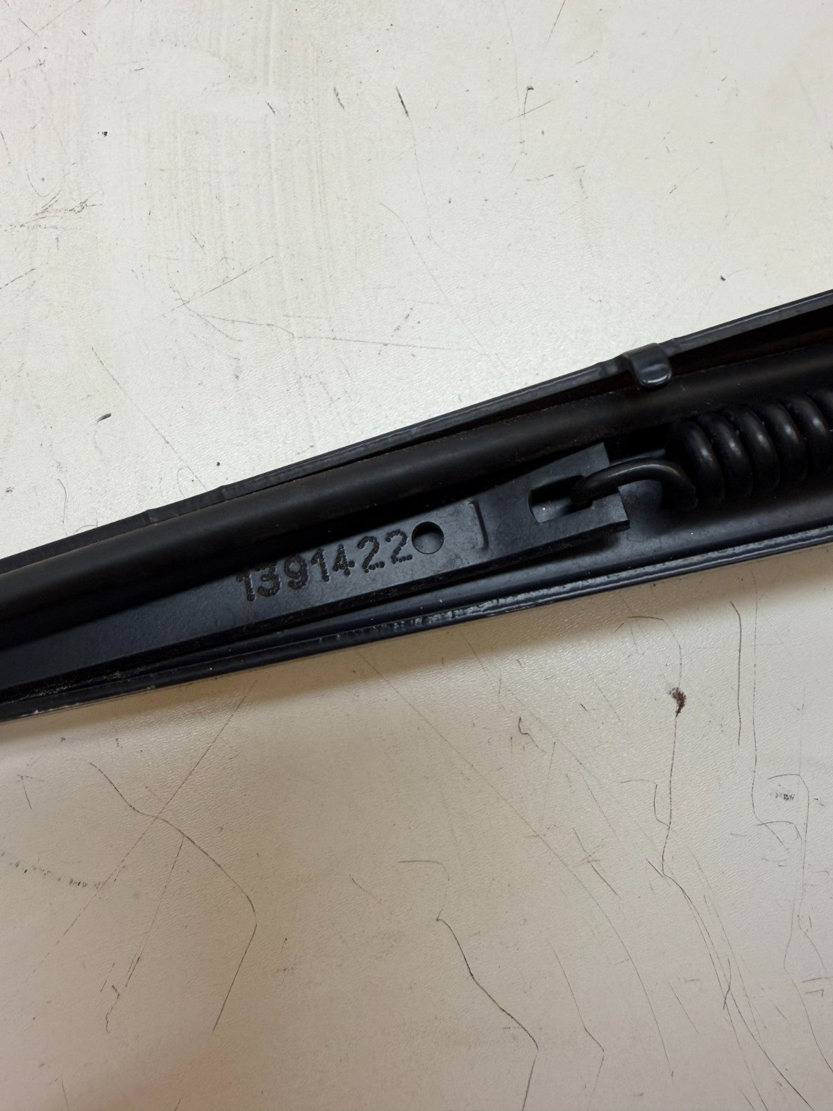 20-24 TESLA MODEL Y FRONT WINDSHIELD LEFT RIGHT WIPER ARM W/ BLADE SET 97036203