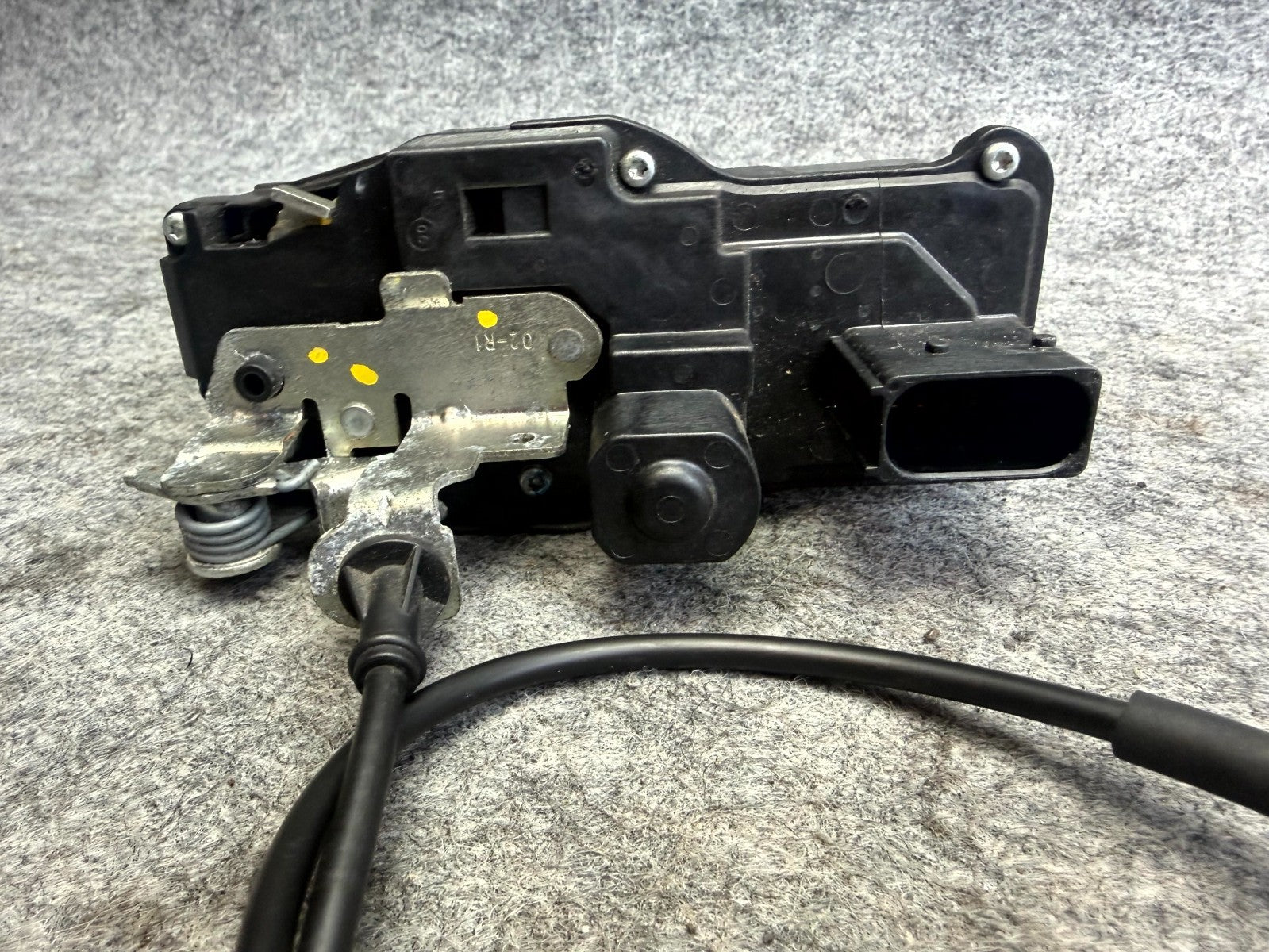 ♦️12-20 TESLA MODEL S FRONT RIGHT SIDE DOOR LOCK LATCH ACTUATOR OEM 6008912-00-C