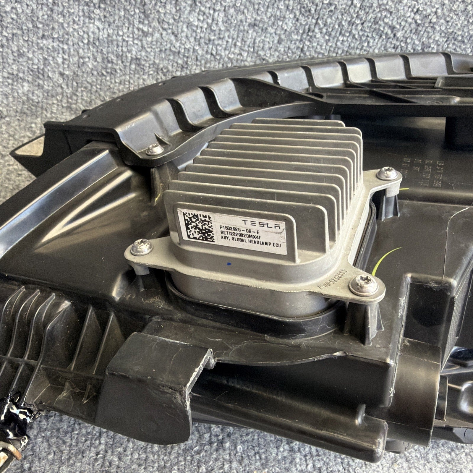 21-23 TESLA MODEL 3 Y LEFT HEADLIGHT PROJECTOR MATRIX 2ND GEN 1514952-00-D