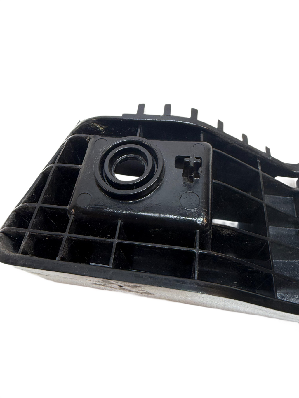 2017-23 Tesla Model 3 Rear Left Taillight Tail Lamp Mount Bracket 1083992-00-E