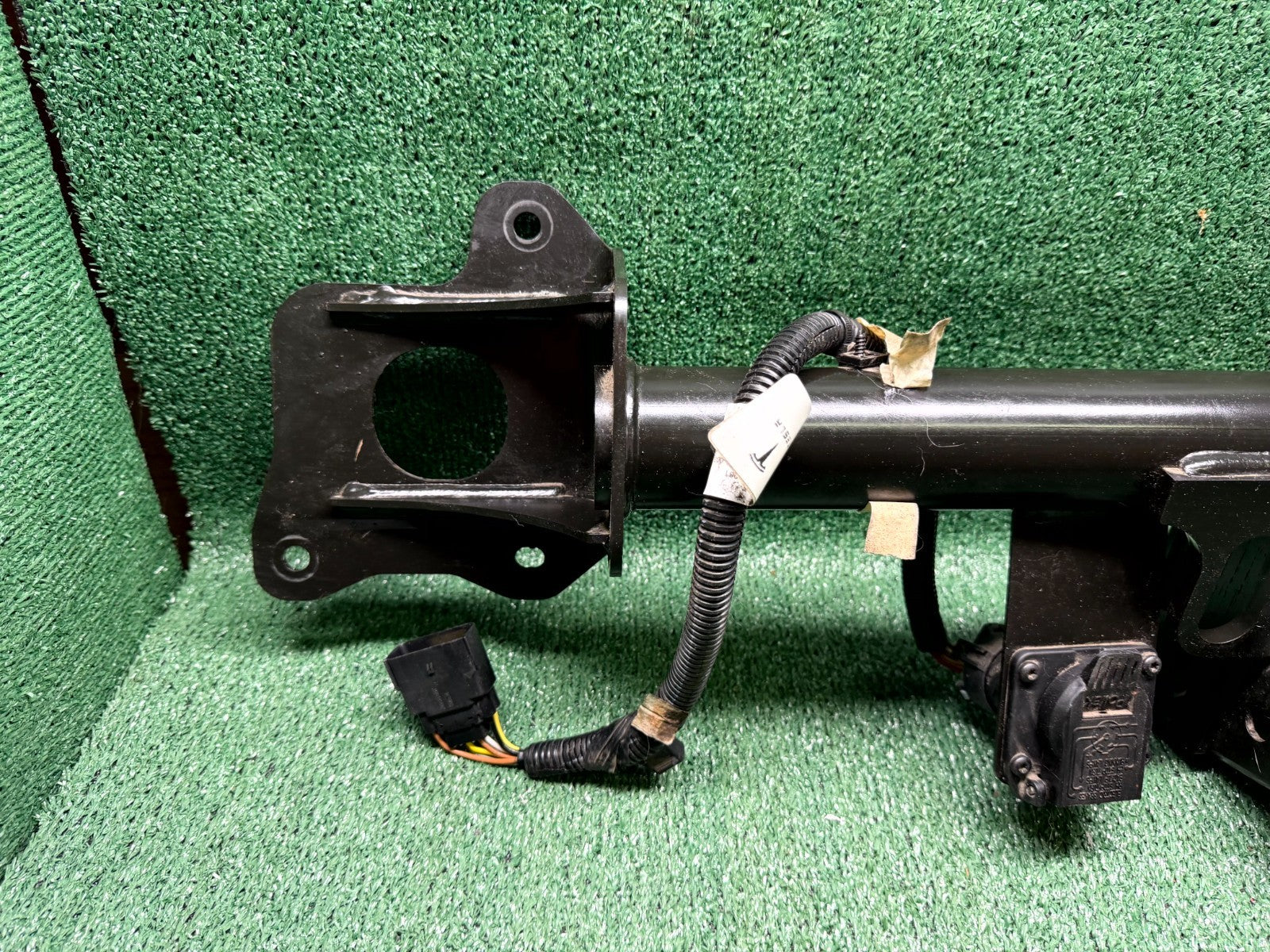 ♦️2020 - 2024 TESLA MODEL Y REAR TOW TRAILER HITCH BAR OEM, 1514757-00-C