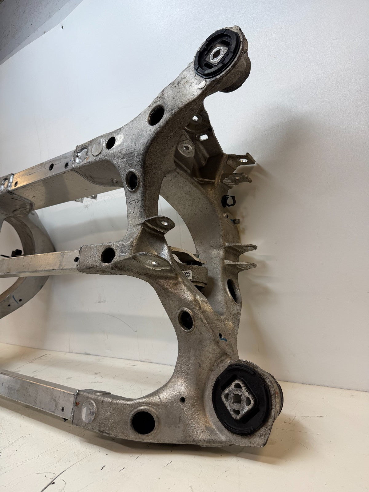 2016 - 2020 Tesla Model X Rear Subframe Crossmember 6007012-00-H