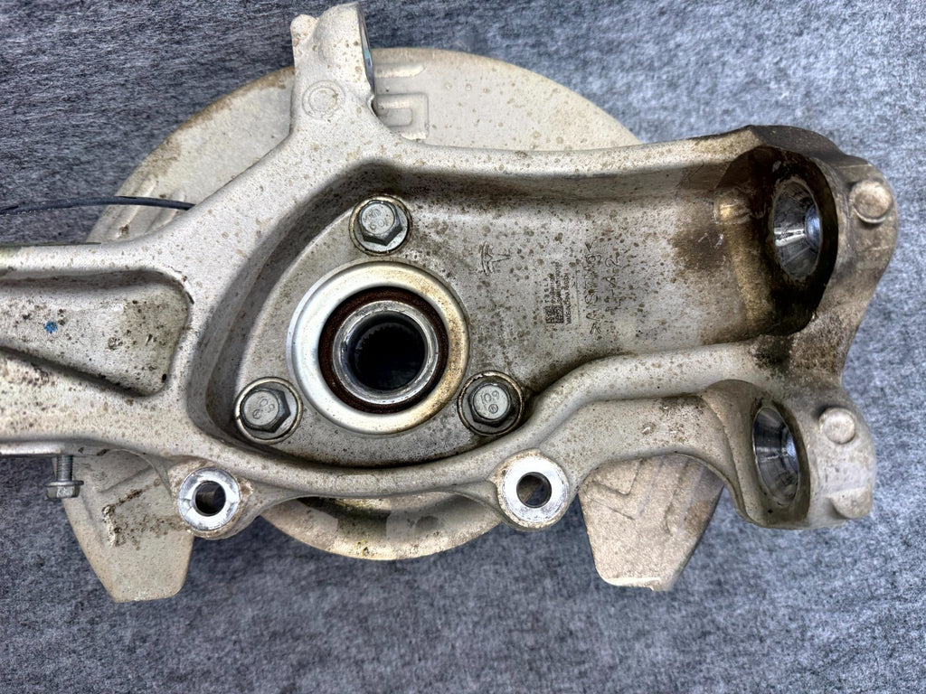 ♦️17-23 TESLA MODEL 3 FRONT LEFT SIDE SPINDLE KNUCKLE WHEEL HUB OEM, 104431100E