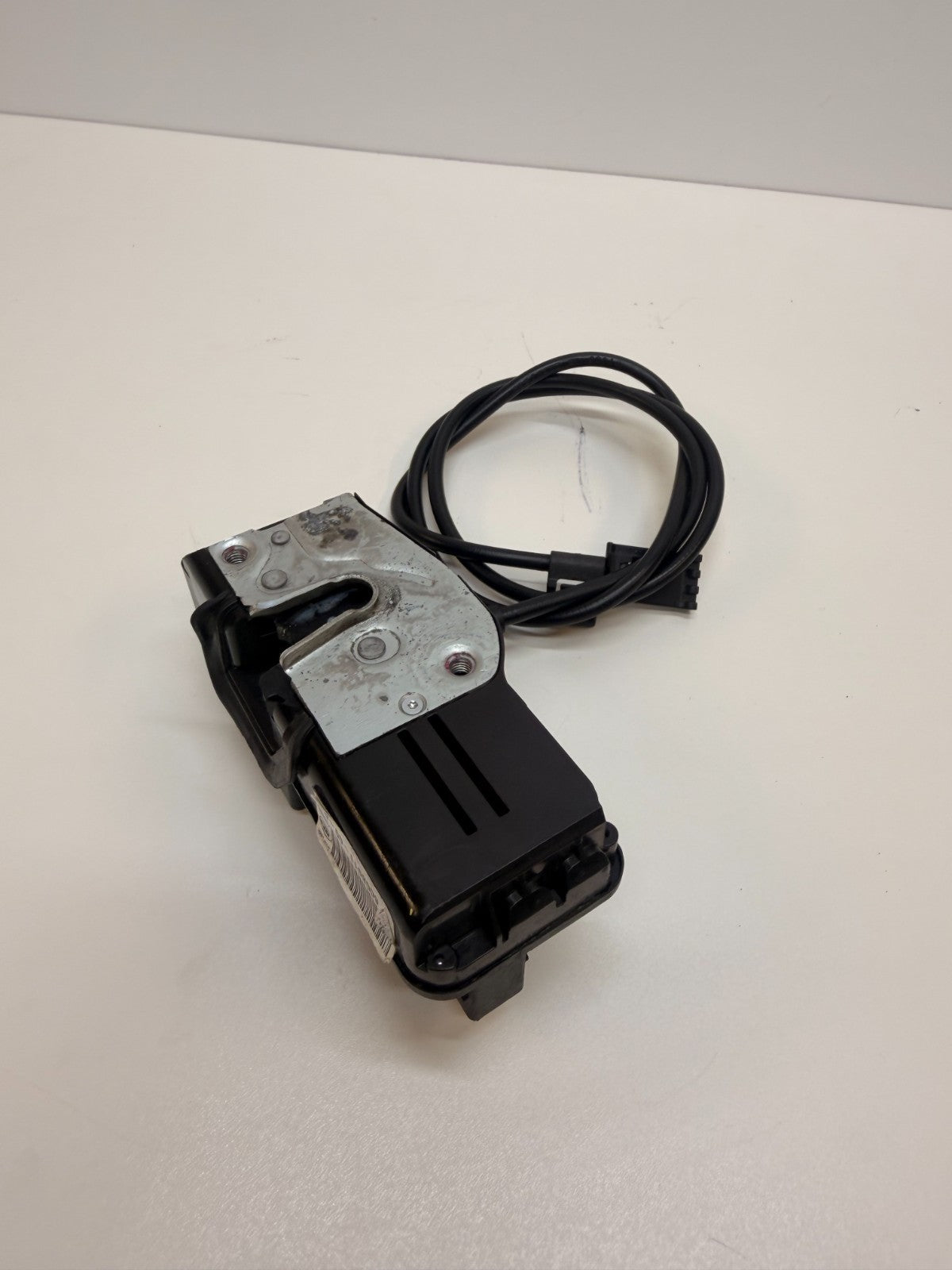 12-20 Tesla Model S Rear Driver Side Door Lock Latch Actuator Left 6008911-00-D