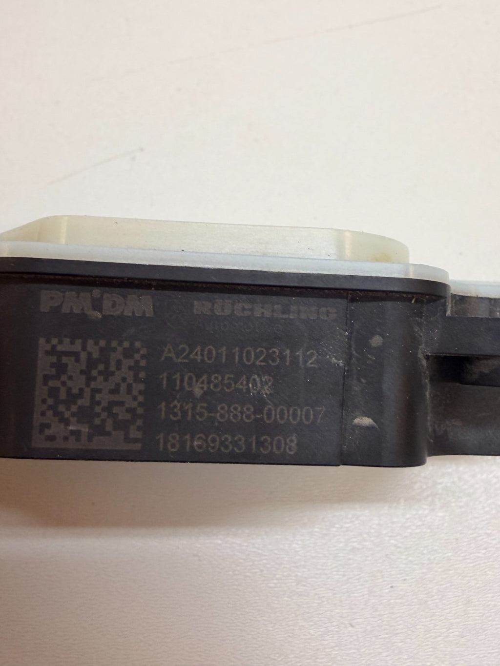 2012-16 Tesla Model S Front Bumper Grille Vent Shutter Motor Actuator 110485402