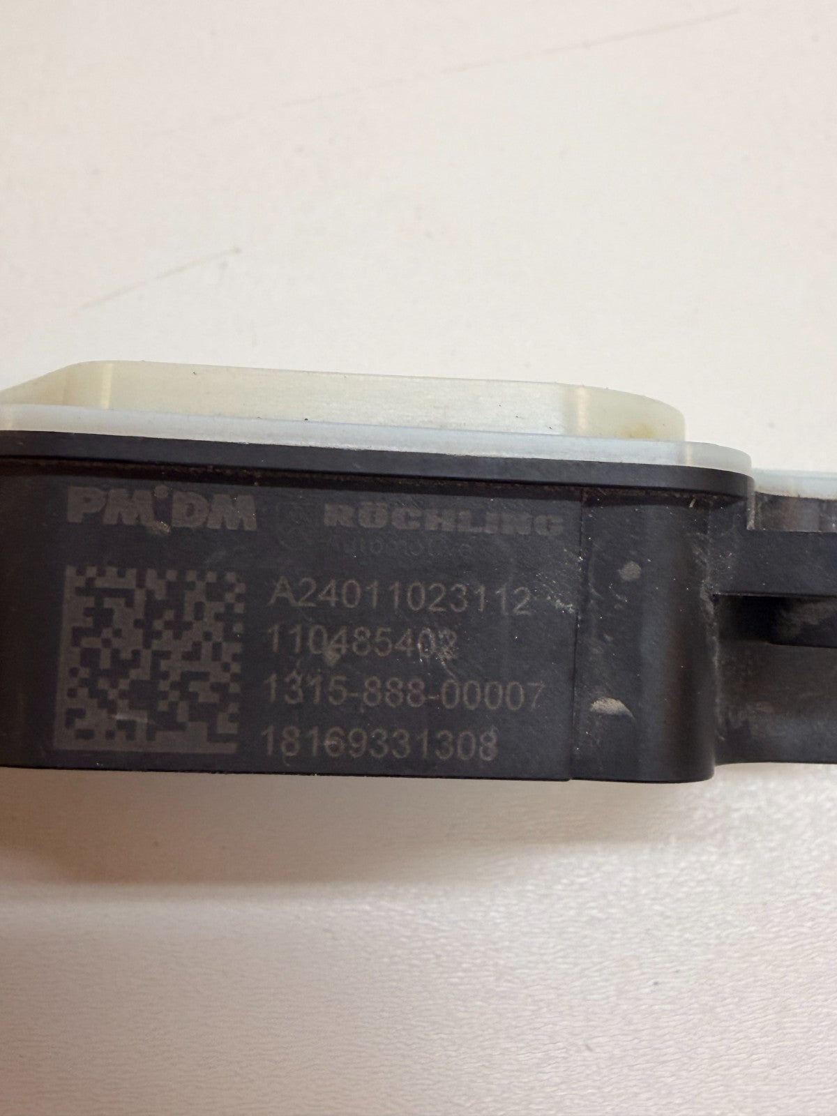 2012-16 Tesla Model S Front Bumper Grille Vent Shutter Motor Actuator 110485402