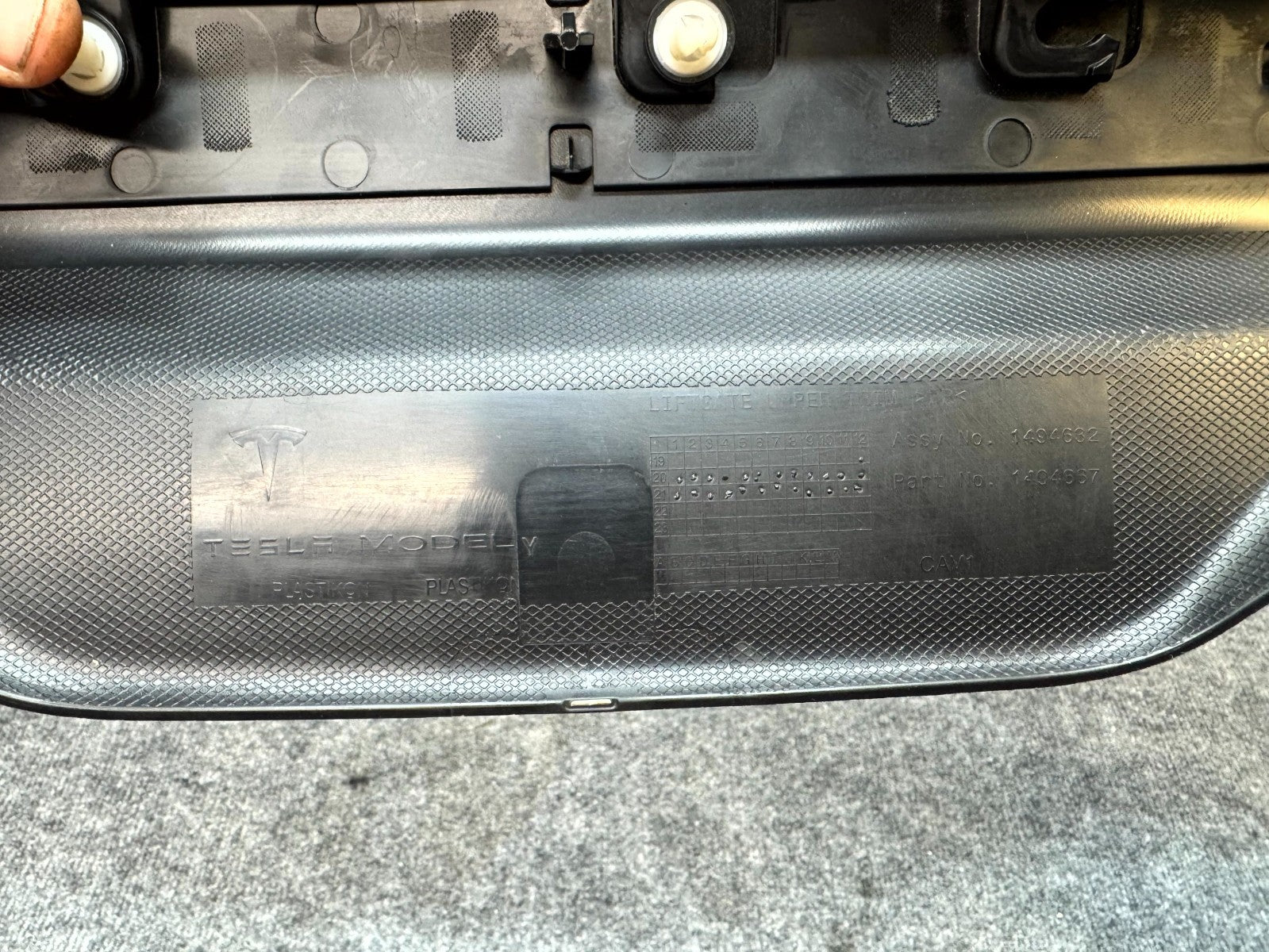 2020 - 2024 TESLA MODEL Y REAR TAILGATE UPPER LIFTGATE PLATE OEM, 1494667-00-A