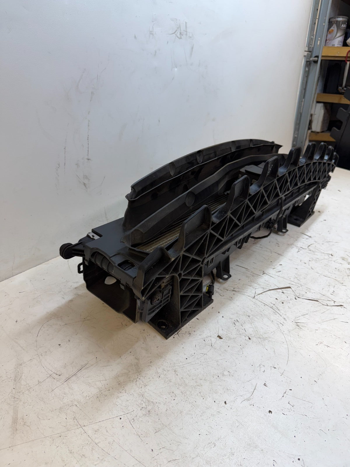 2012-2015 Tesla Model S Radiator Shutter Air Duct Center Intake Grille Assembly