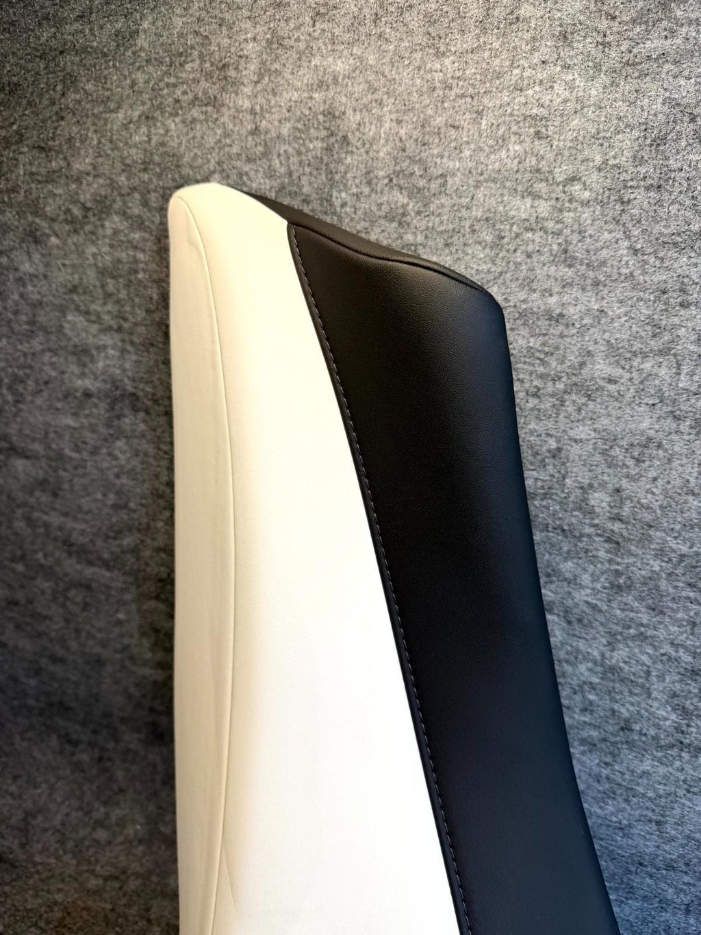 ♦️2017-2023 TESLA MODEL 3 REAR LEFT 2ND ROW SEAT BOLSTER COVER OEM, 1096027-02-I