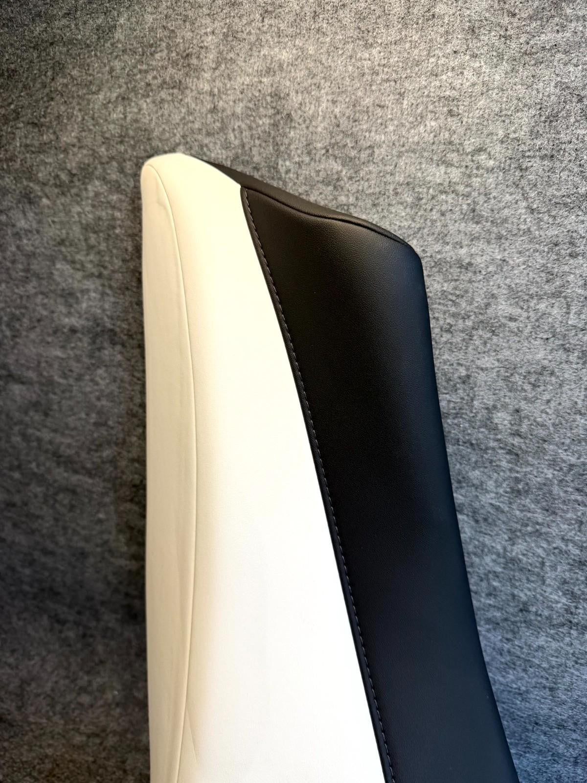 ♦️2017-2023 TESLA MODEL 3 REAR LEFT 2ND ROW SEAT BOLSTER COVER OEM, 1096027-02-I