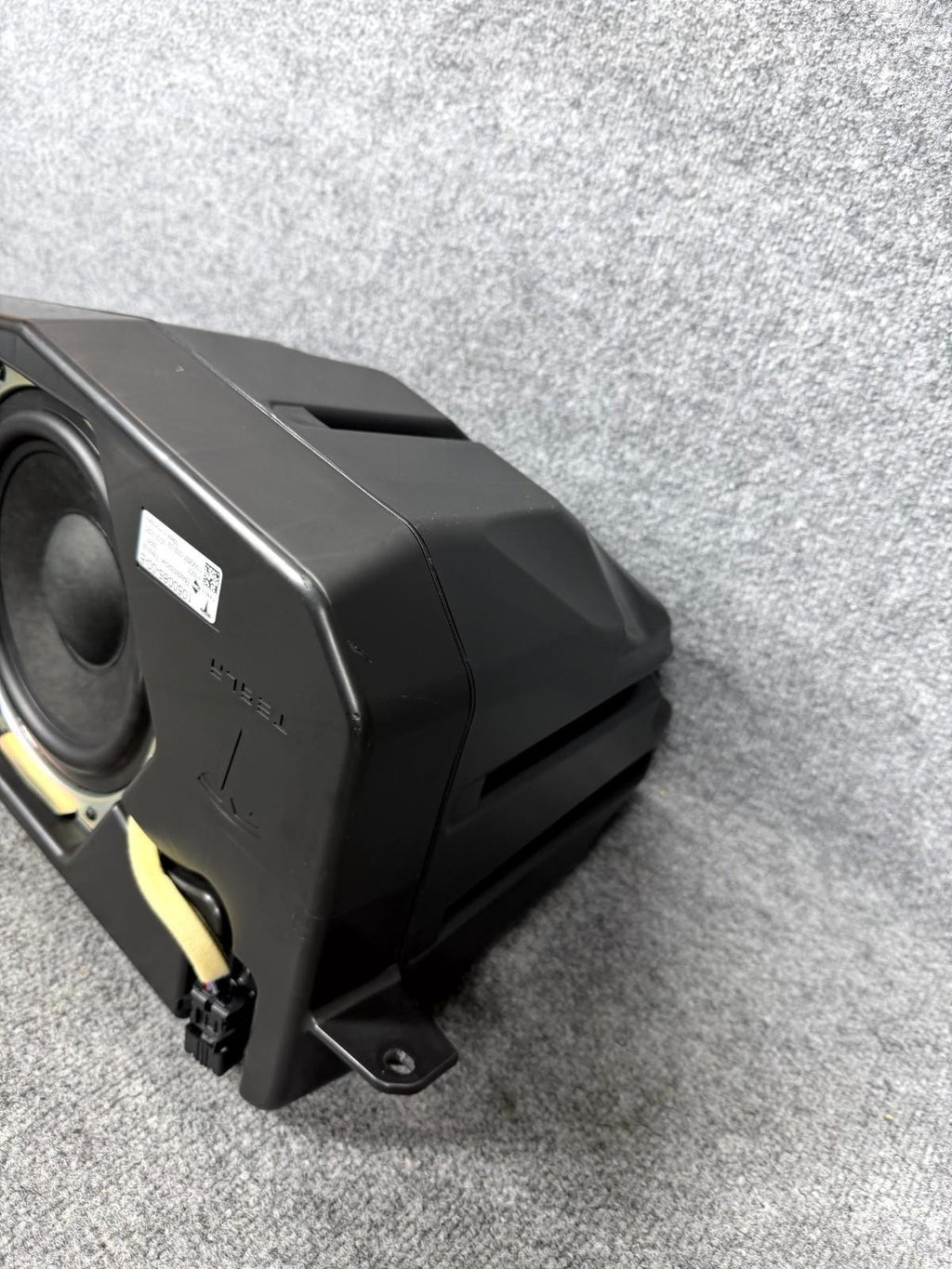 2016-2020 Tesla Model X Rear Subwoofer Bassbox Audio Speaker OEM, 1050085-00-E