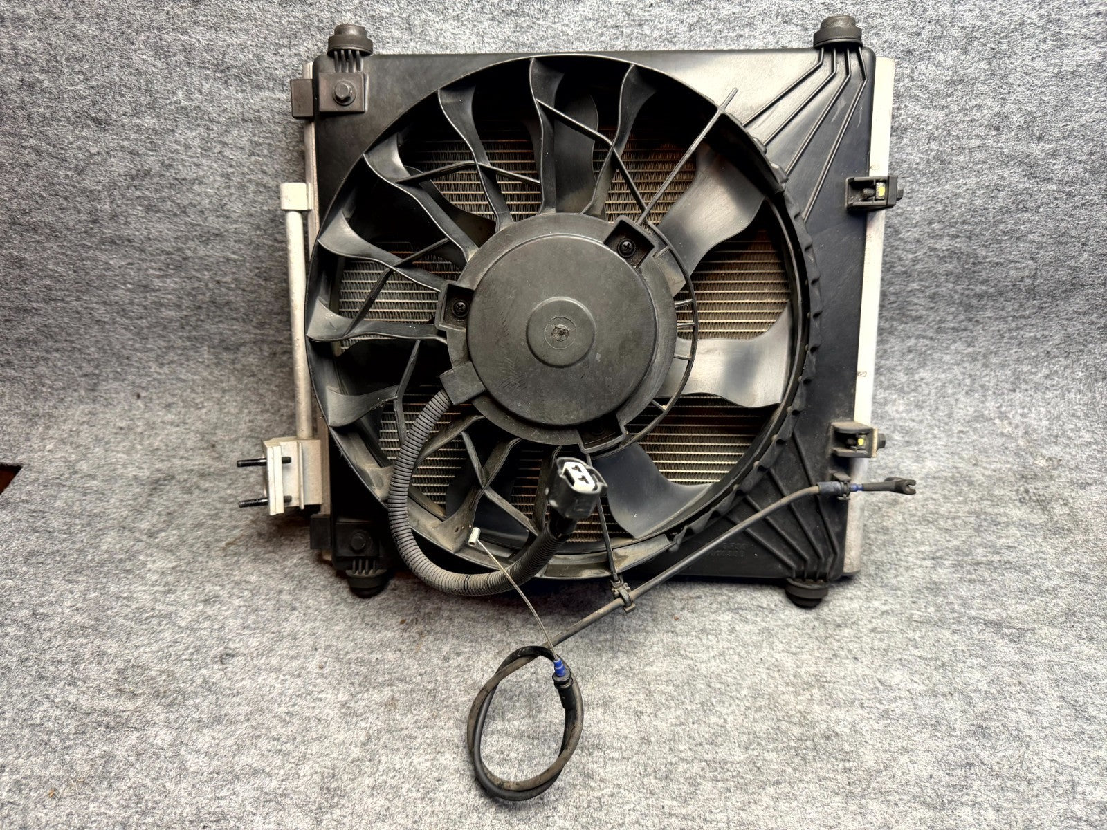 ♦️2012-2020 TESLA MODEL S RIGHT COOLING FAN SHROUD W/ CONDENCER OEM 6008357-00-F