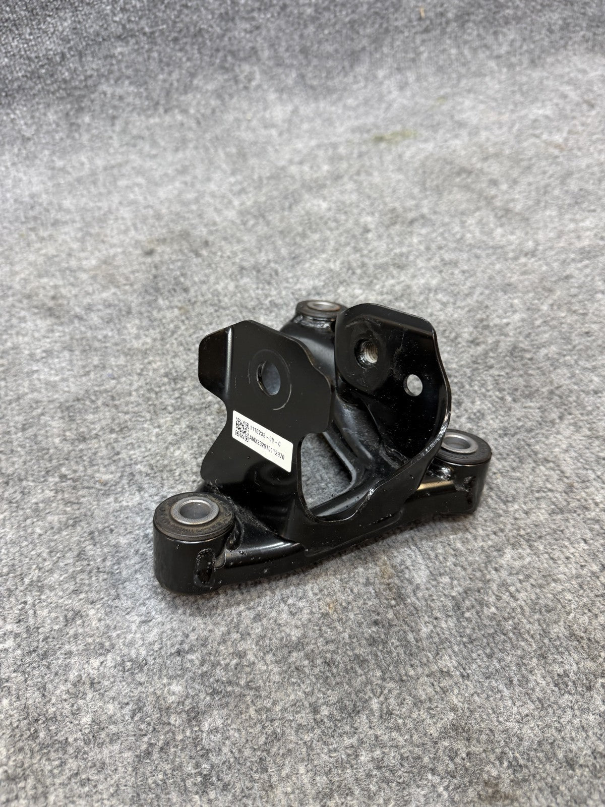 20-24 TESLA MODEL Y FRONT LEFT DRIVE UNIT MOUNT SUPPORT BRACKET OEM,1110233-00-C