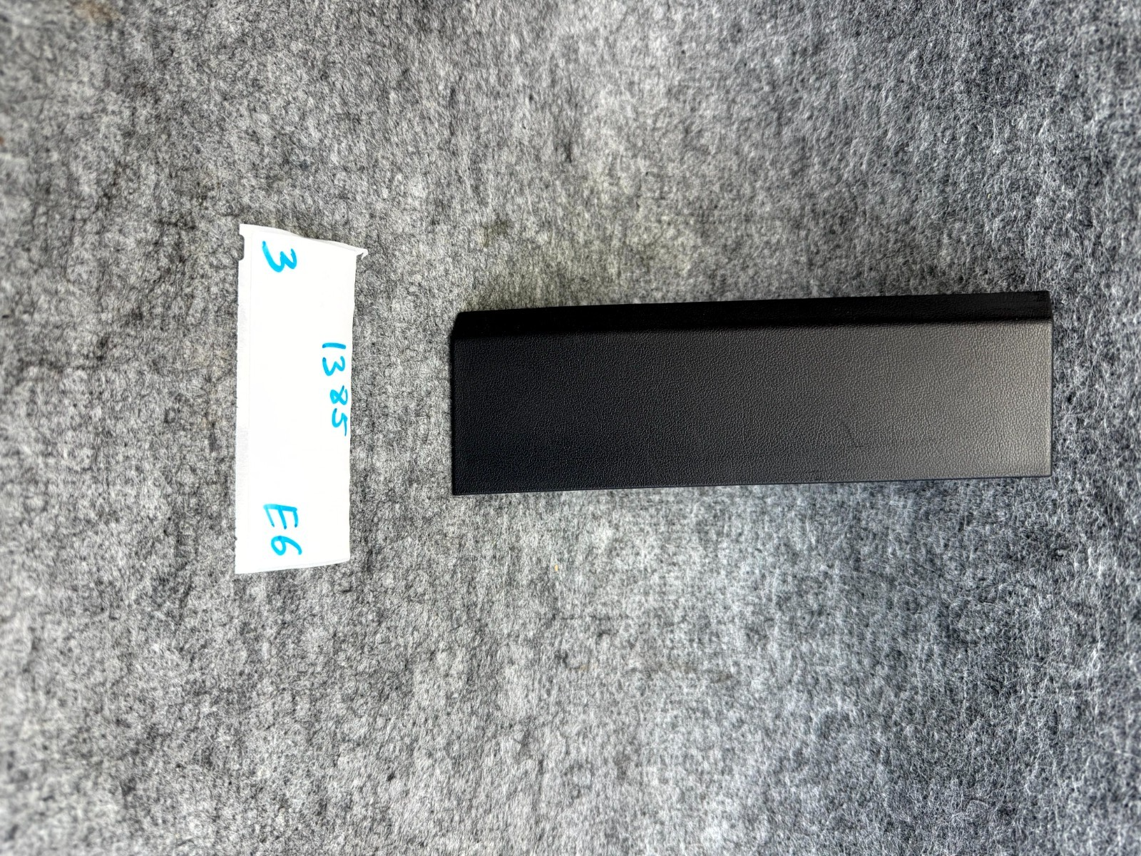 ♦️17-23 TESLA MODEL 3 FRONT RIGHT SIDE MIDDLE A PILLAR TRIM COVER OEM,108630600F