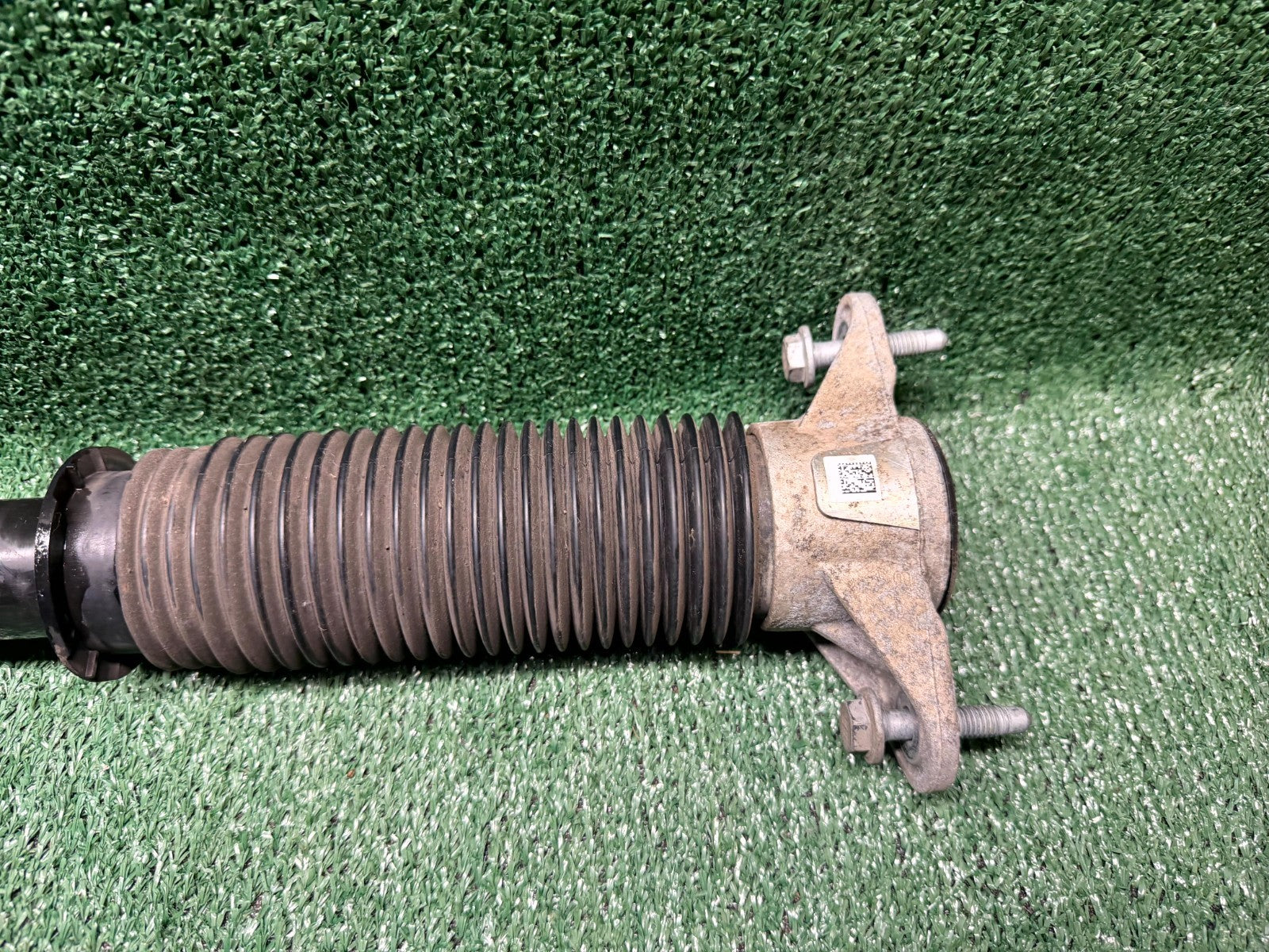 ♦️2020-2024 TESLA MODEL Y REAR LEFT SIDE SHOCK STRUT ABSORBER OEM, 1188463-00-C