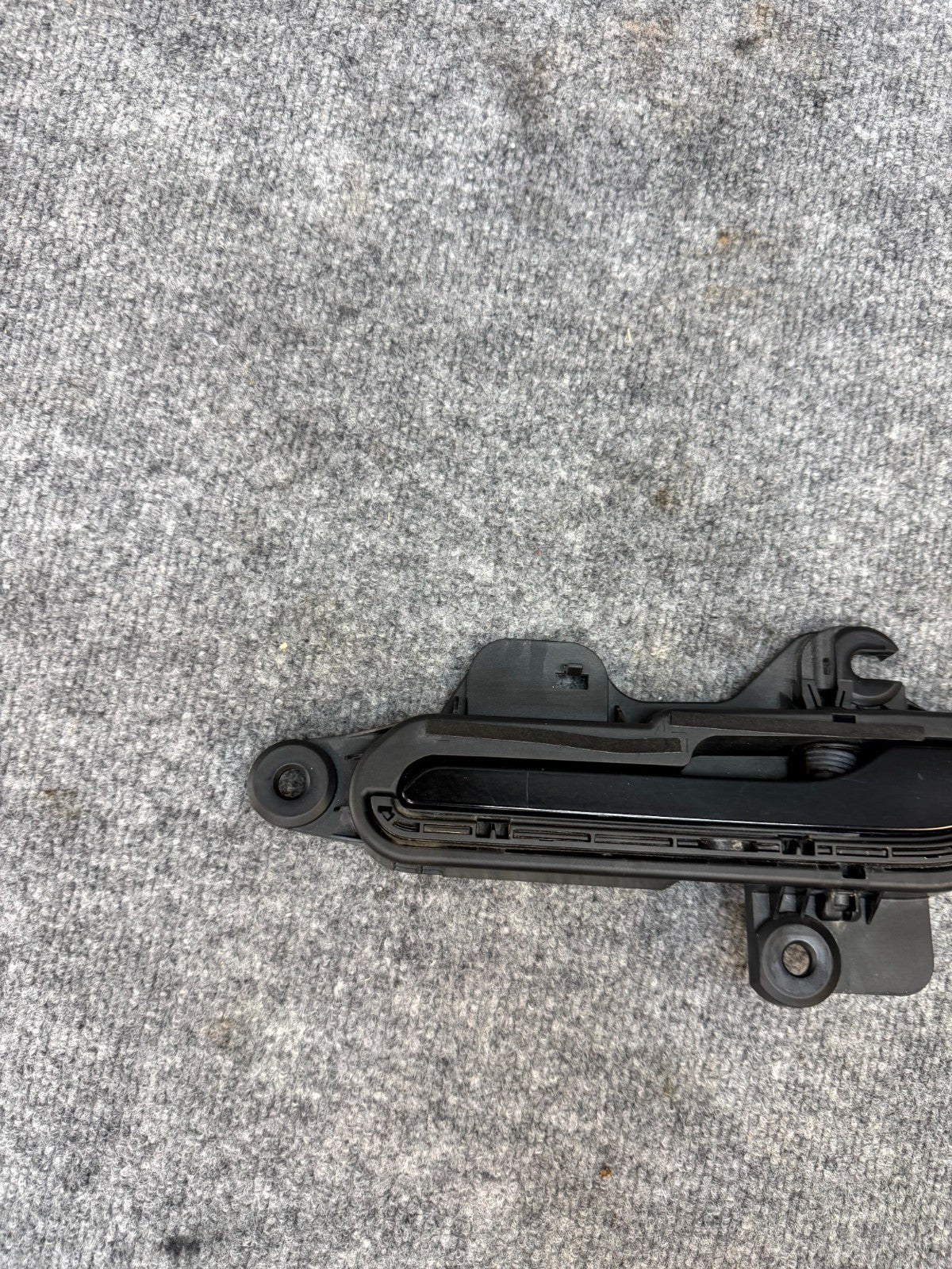 2020 - 2024 TESLA MODEL Y FRONT/REAR LEFT SIDE DOOR HANDLE OEM, 1528114-00-D