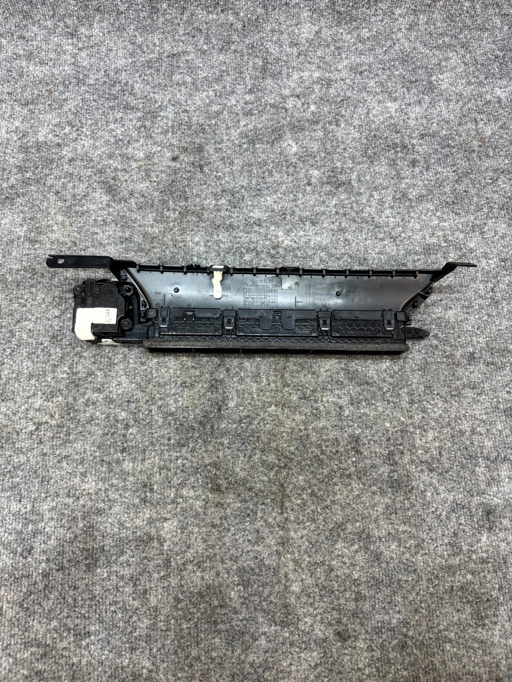 2017–2023 TESLA MODEL 3 FRONT RIGHT AIR VENT GRILLE COVER TRIM OEM, 1083325-00-G