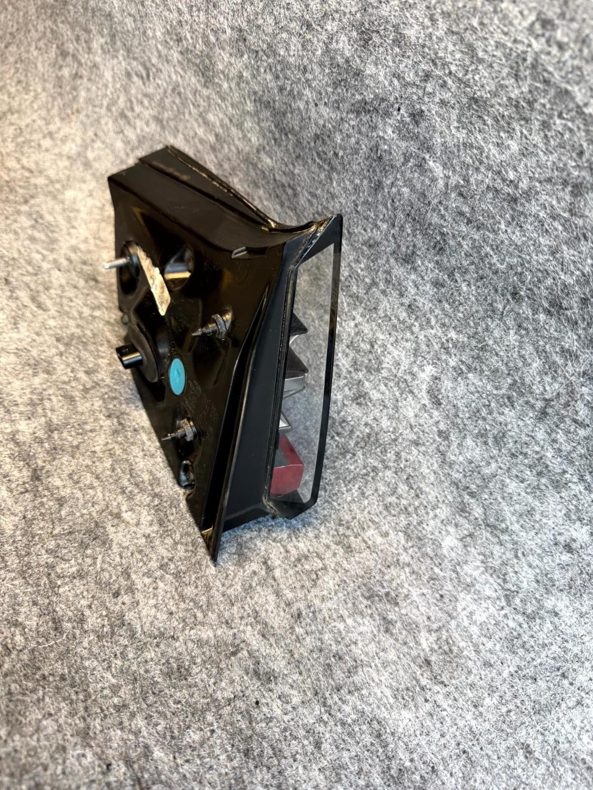 ♦️2017-2023 TESLA MODEL 3 REAR RIGHT SIDE INNER TAIL LIGHT LAMP OEM, 1077404