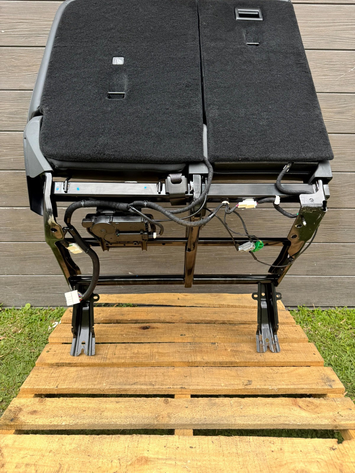 2020-2024 TESLA MODEL Y REAR LEFT UPPER SEAT CUSHION W/ FRAME OEM, 1494881-00-B