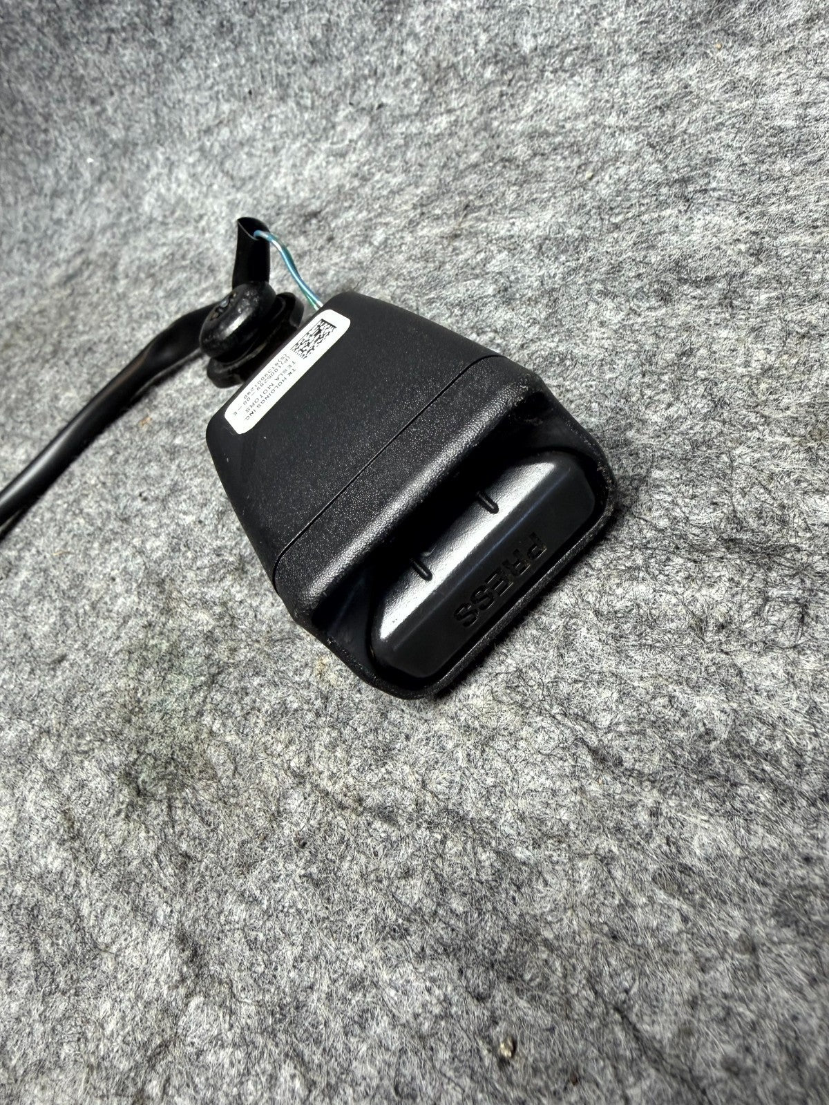 ♦️2012 - 2020 TESLA MODEL S REAR SEAT BELT BUCKLE ASSEMBLY OEM, 1005269-00-E