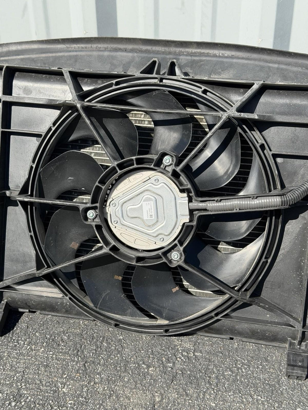 ♦️17-23 TESLA MODEL 3 RADIATOR CONDENSER COOLANT FAN SHUTTER OEM, 1076732-00-H