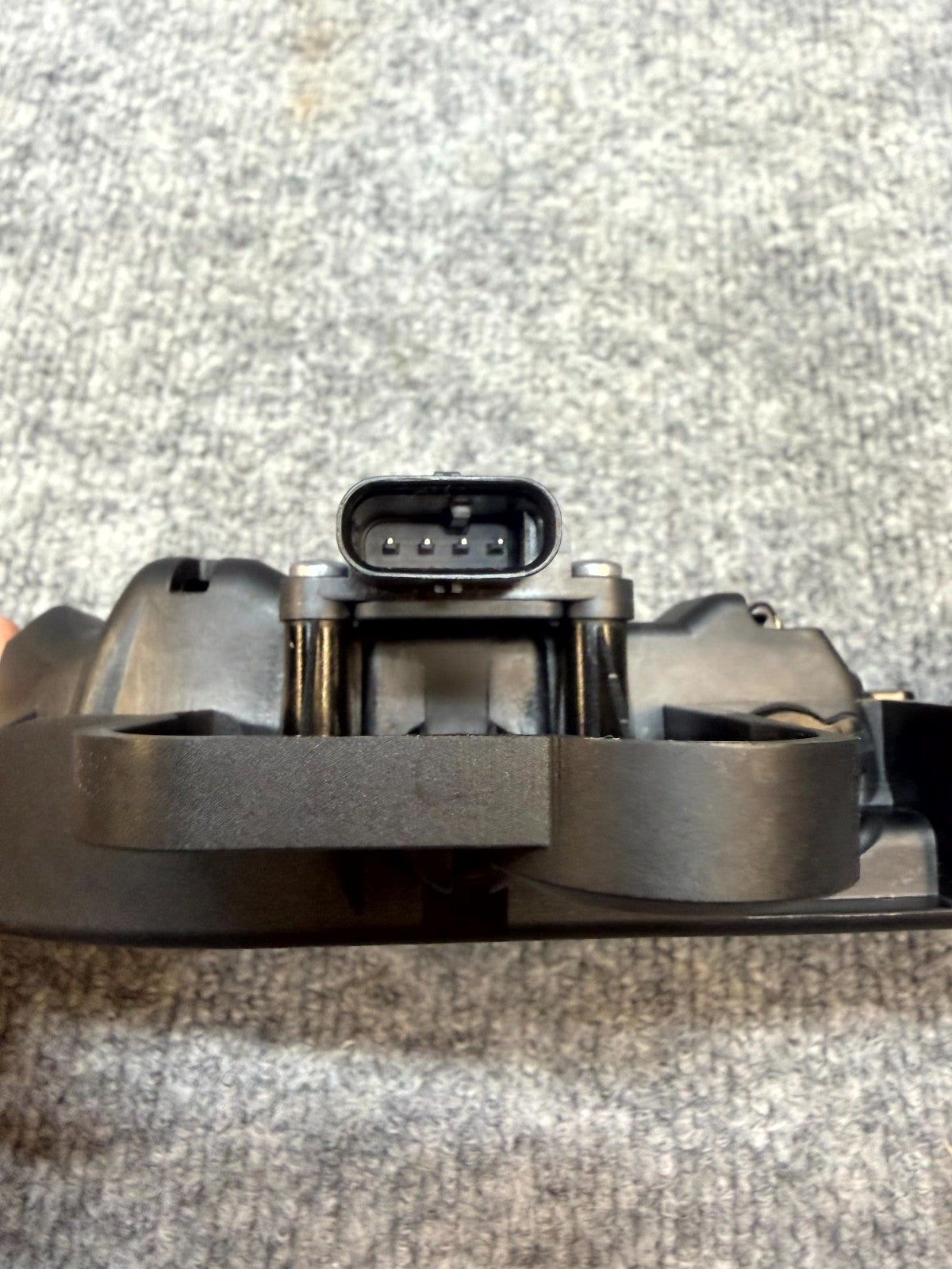2020 - 2024 TESLA MODEL Y FRONT/REAR LEFT SIDE DOOR HANDLE OEM, 1528114-00-D