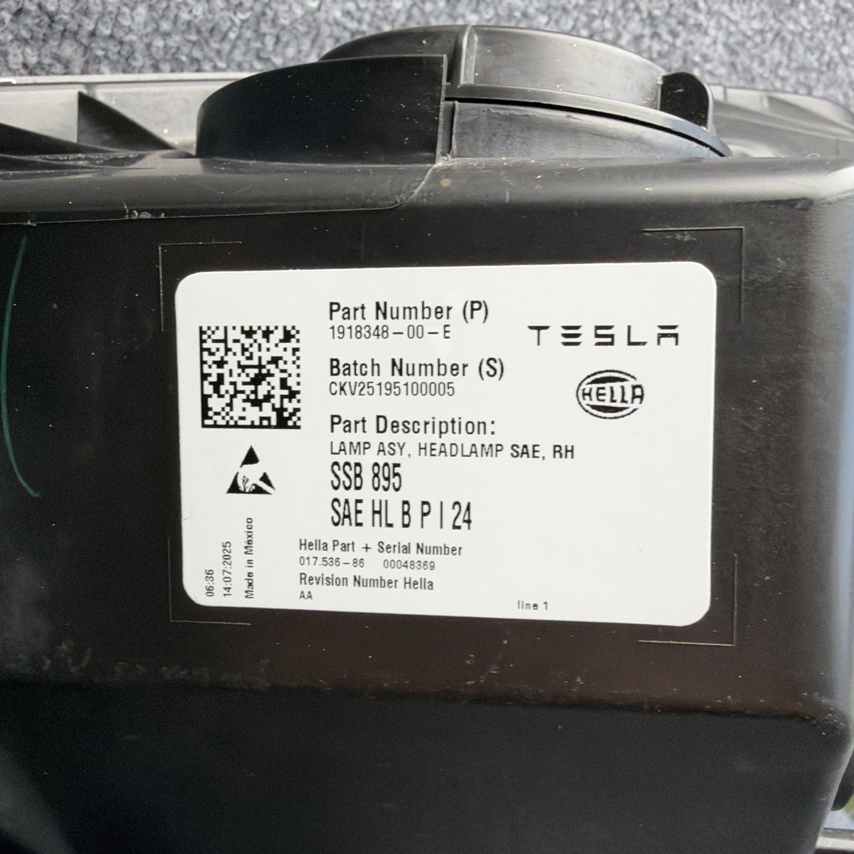 2025-2026 Tesla Model Y Juniper OEM RH Headlight 1918348-00-E