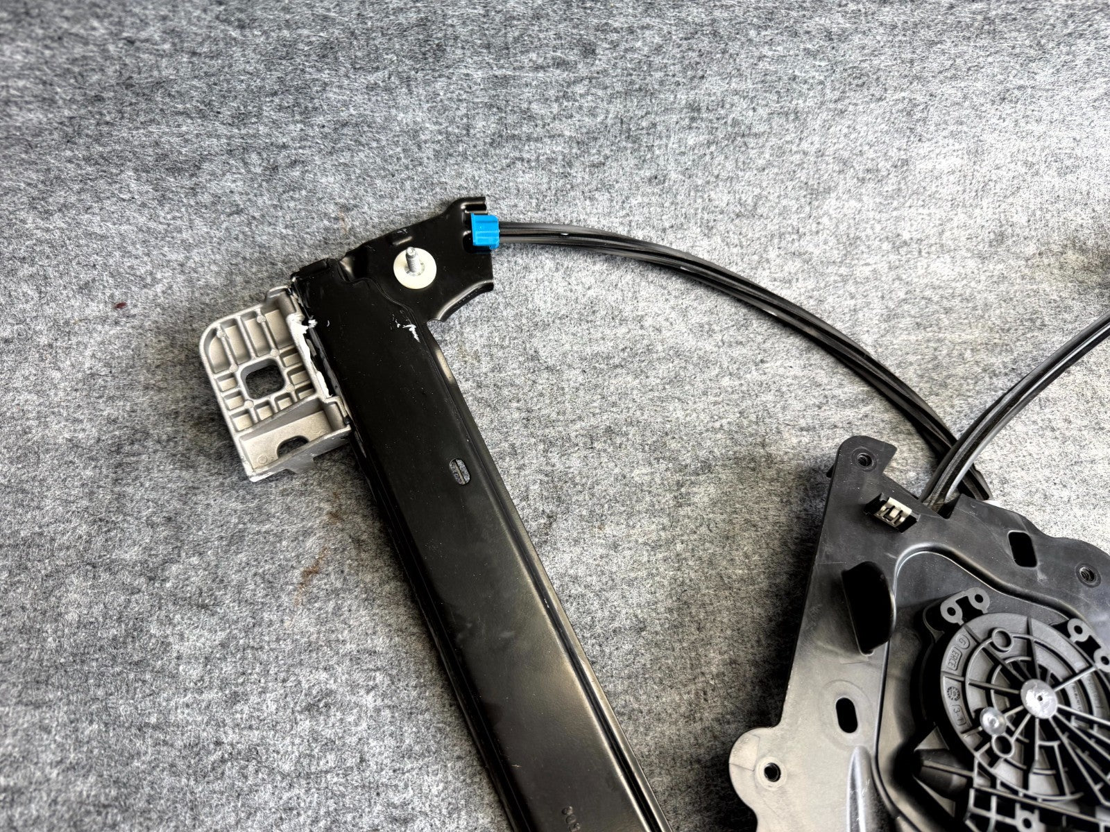 ♦️2017-2023 TESLA MODEL 3 FRONT LEFT SIDE DOOR WINDOW REGULATOR OEM, 109662014J
