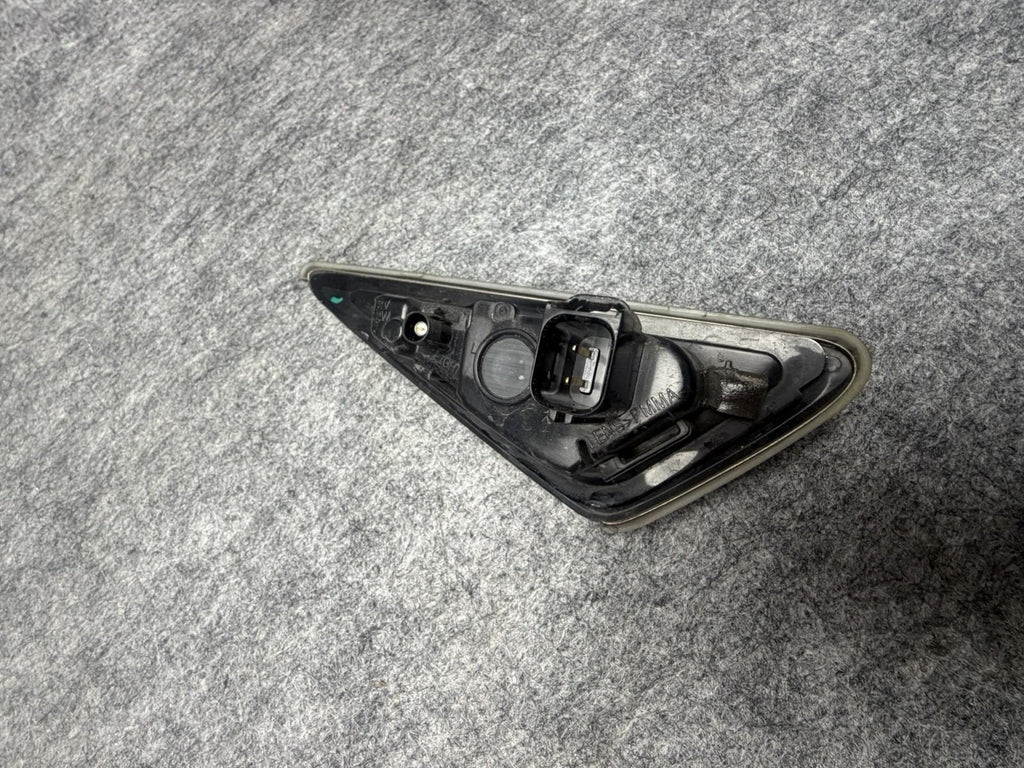 ♦️17-23 Tesla 3 Y Driver Side Fender Camera Turn Signal LH 1495864-20-D OEM
