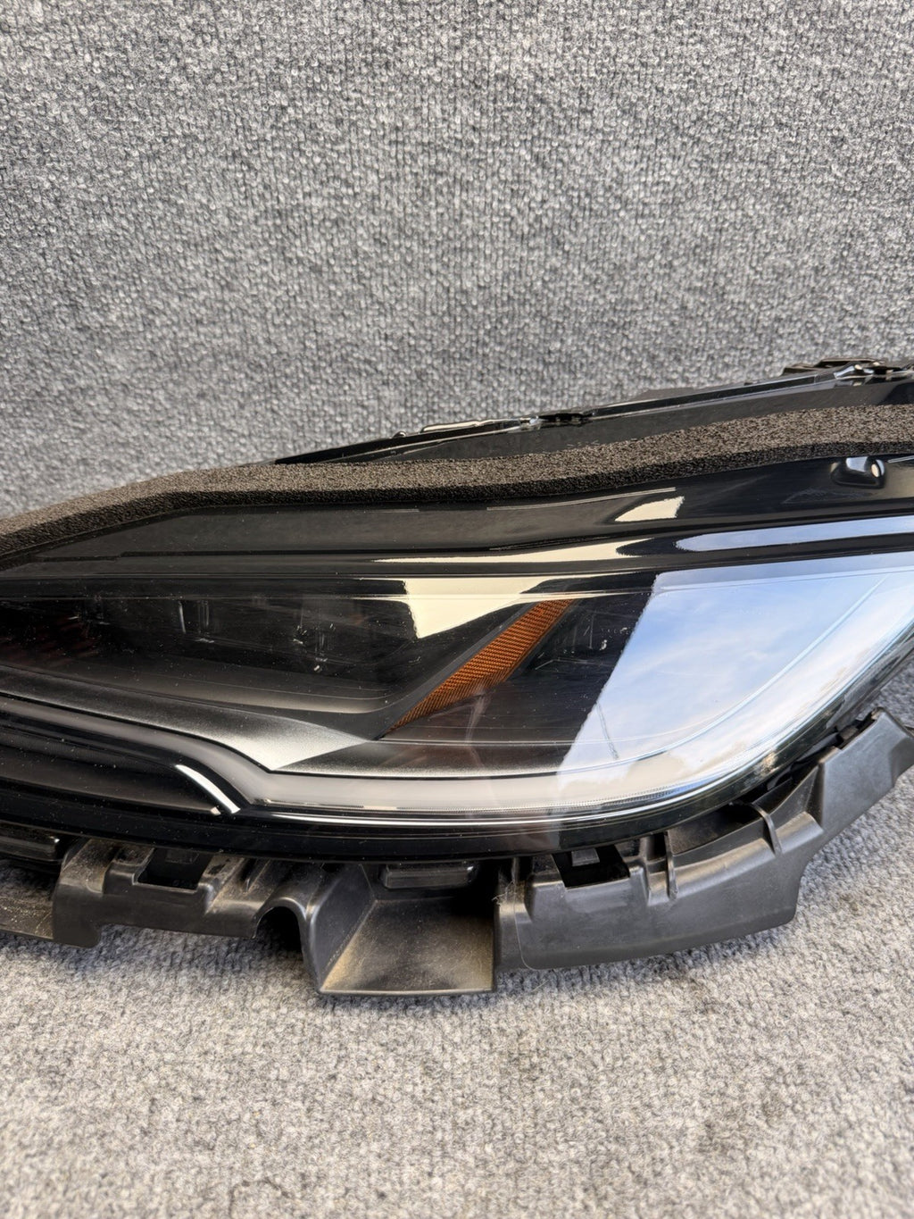 2025-2027 Tesla Model 3 Front left Driver Side LED Headlight 1694086-00-G