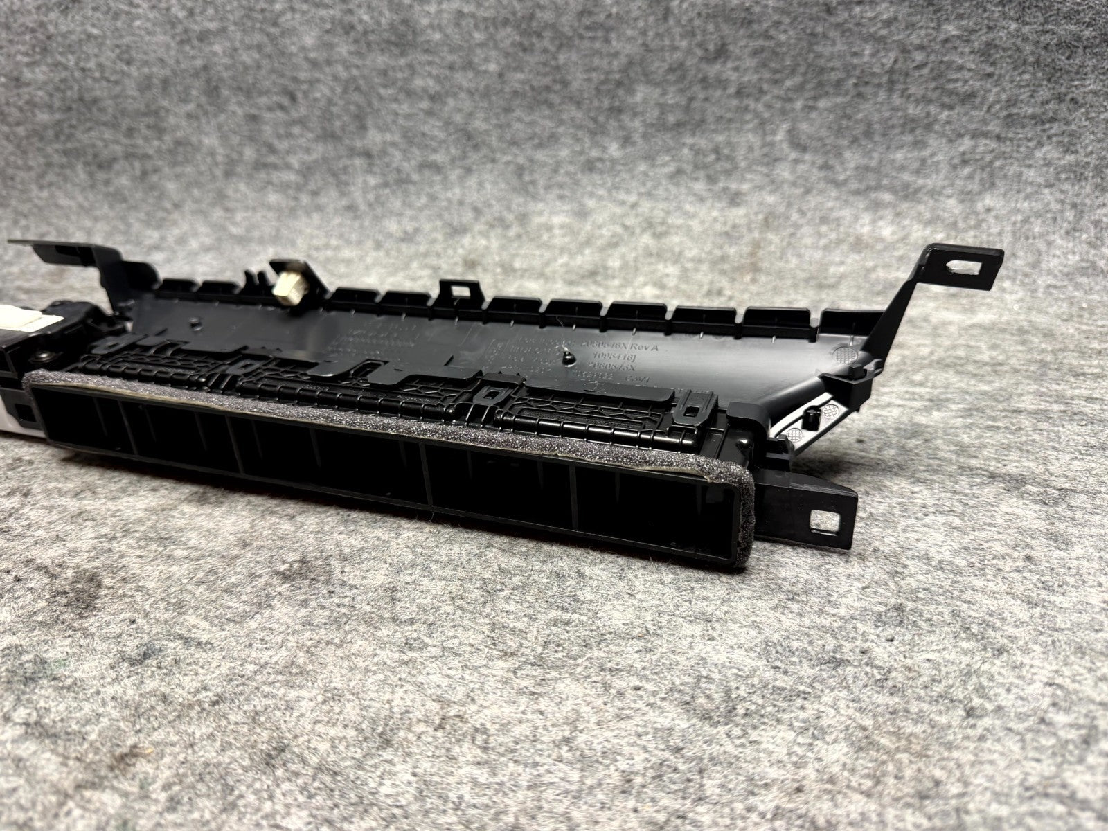 ♦️17-23 TESLA MODEL 3 DASH RIGHT SIDE HEATER AC AIR VENT DUCT OEM, 1083325-00-G