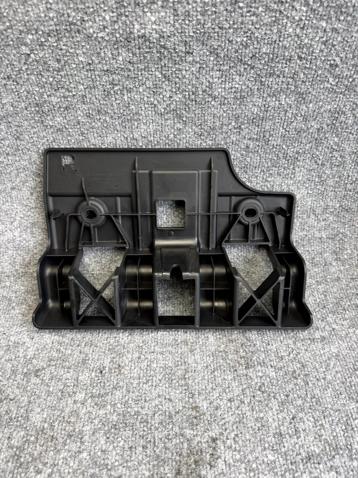 2017-2023 TESLA MODEL 3 REAR RIGHT TRUNK FLOOR SUPPORT BRACKET OEM, 1089617-00-D