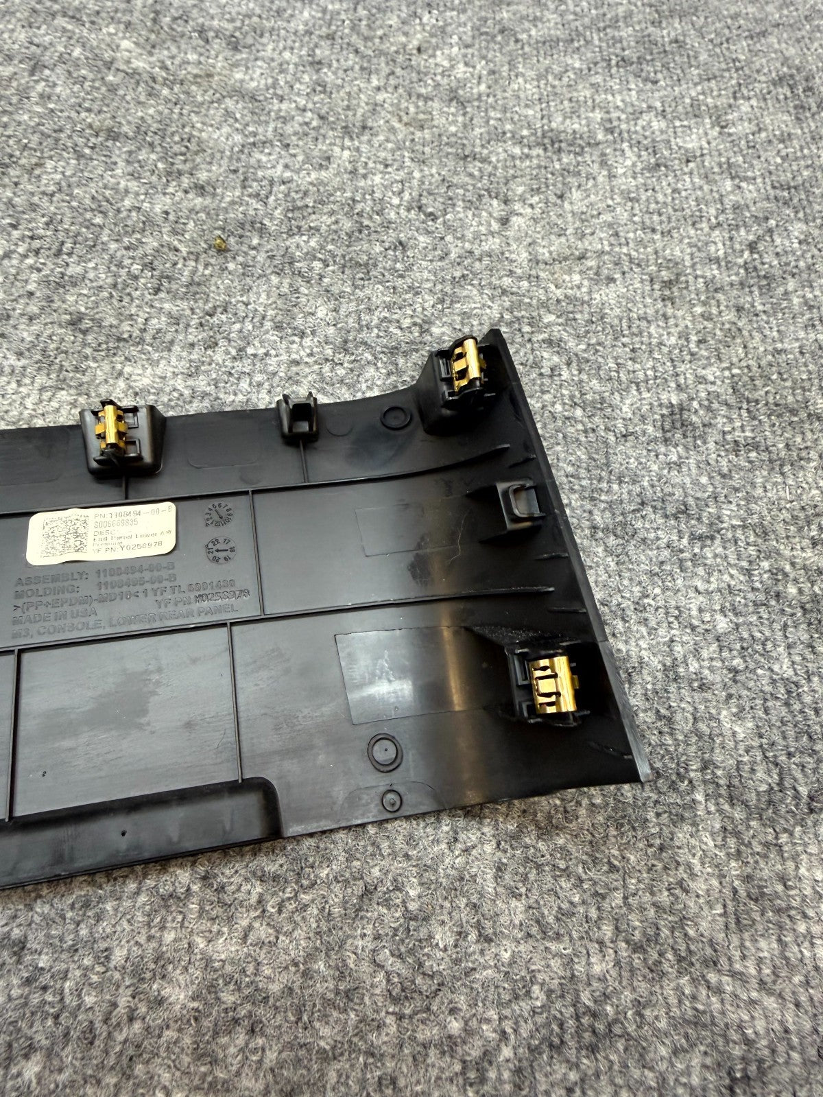2020-2024 TESLA MODEL Y LOWER REAR CENTER CONSOLE PANEL ASSEMBLY OEM, 110849400B