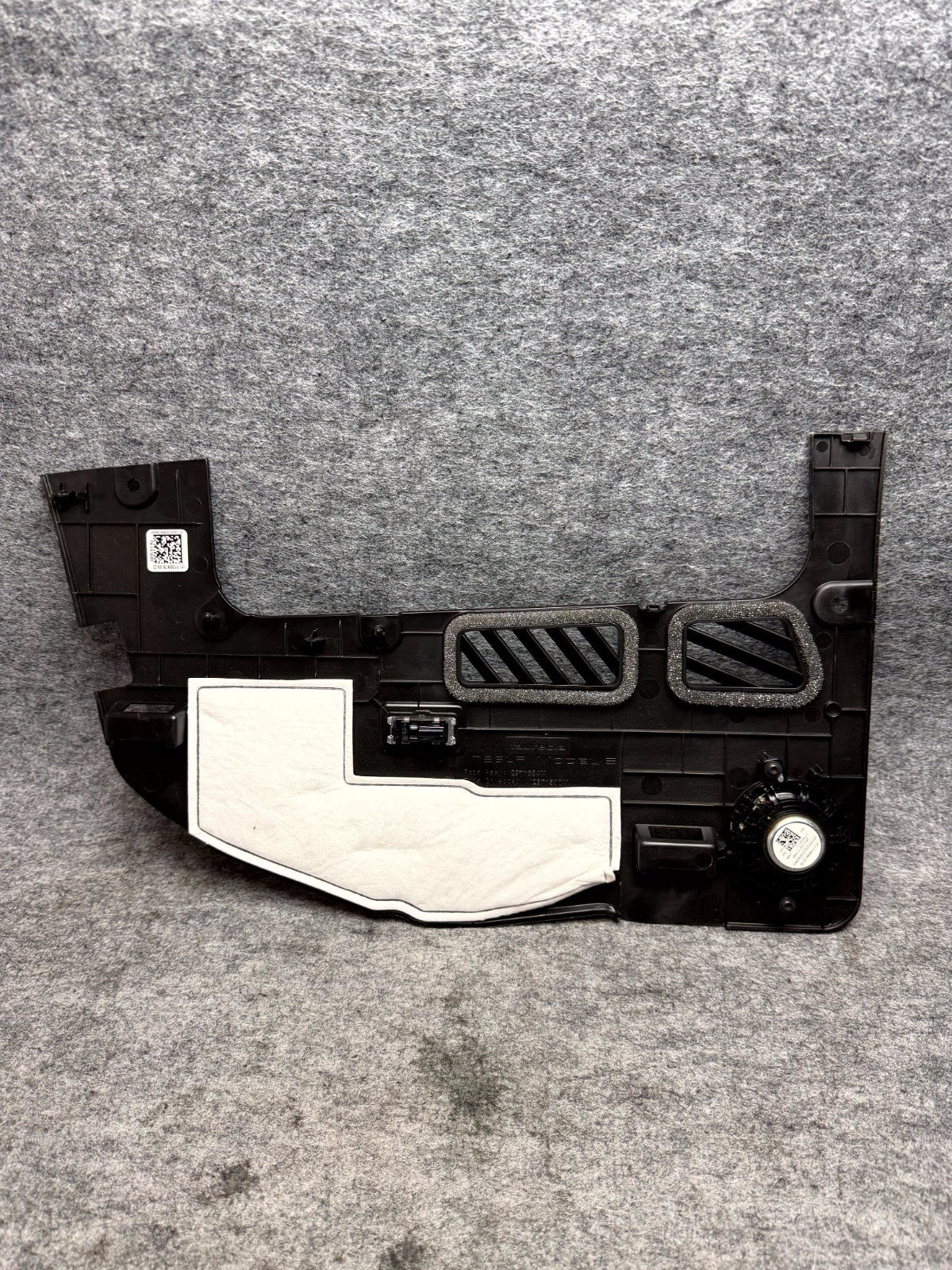 ♦️17-23 TESLA MODEL 3 FRONT RIGHT SIDE UNDER DASH COVER TRIM OEM, 110055300-F