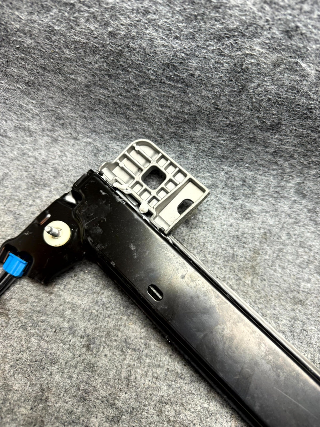 ♦️2017-2023 TESLA MODEL 3 FRONT LEFT WINDOW REGULATOR W/ MOTOR OEM, 1096620-99-H