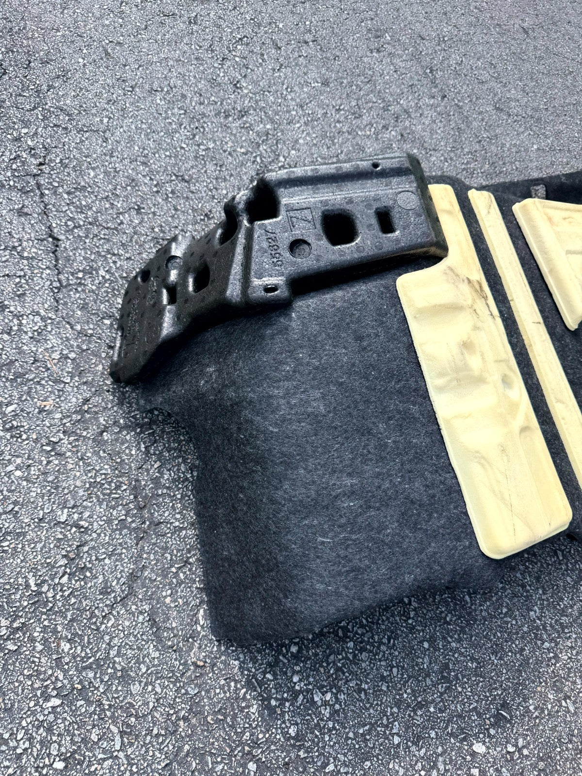17 - 23 TESLA MODEL 3 FRONT LEFT SIDE FLOOR CARPET COVER LINER OEM, 1127267-00-G