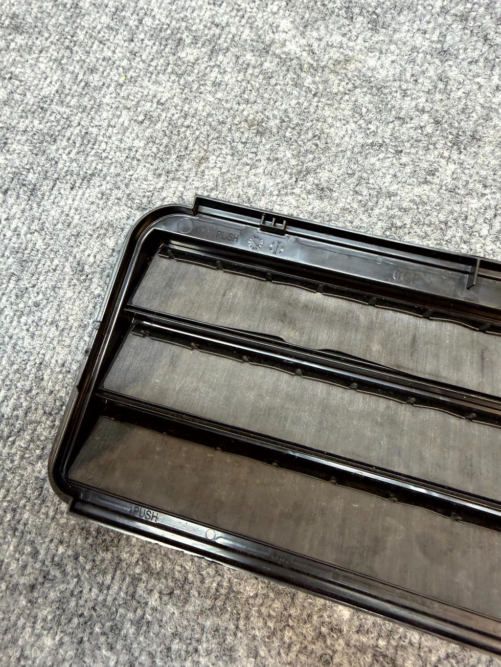 17-23 TESLA MODEL Y/3 AIR EXTRACTOR CABIN VENT GRILLE BLACK OEM, 1098751-00-C