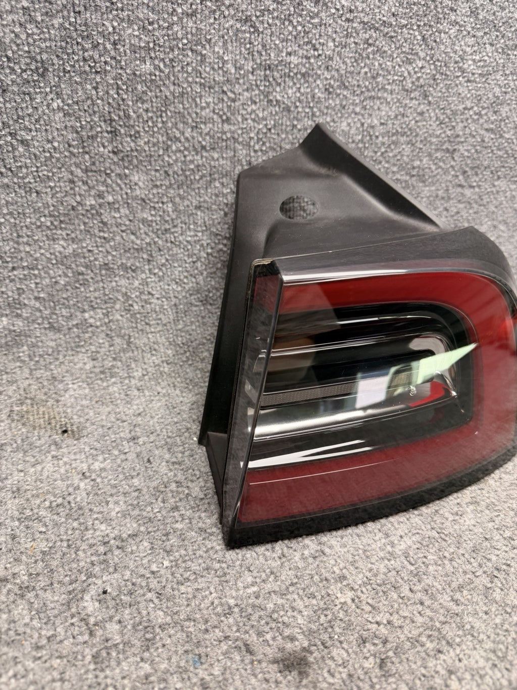 21-25 Tesla Model 3 Y Rear Right Passenger Outer LED Tail Light Lamp 4 Pin OEM