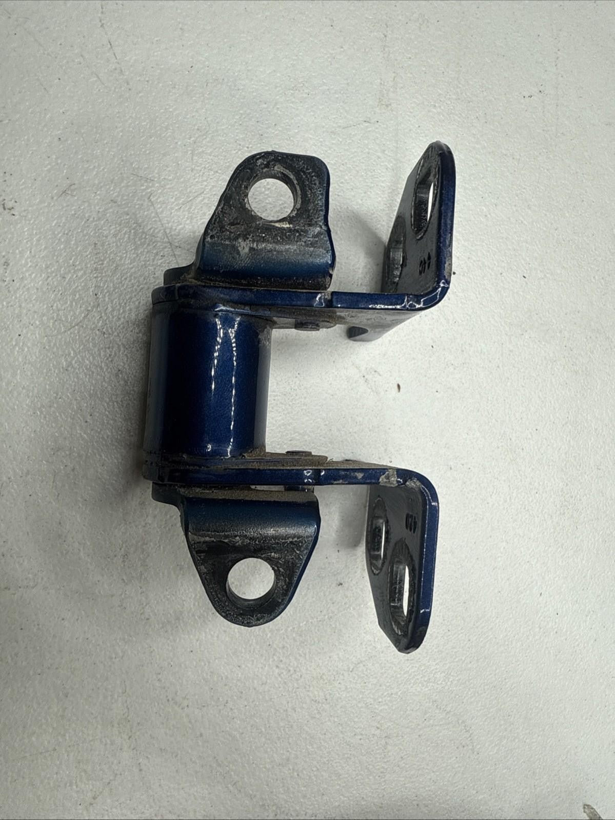 ♦️12-20 TESLA MODEL S FRONT LEFT UPPAR AND LOWER DOOR HINGE CLOUSER ASSIST OEM