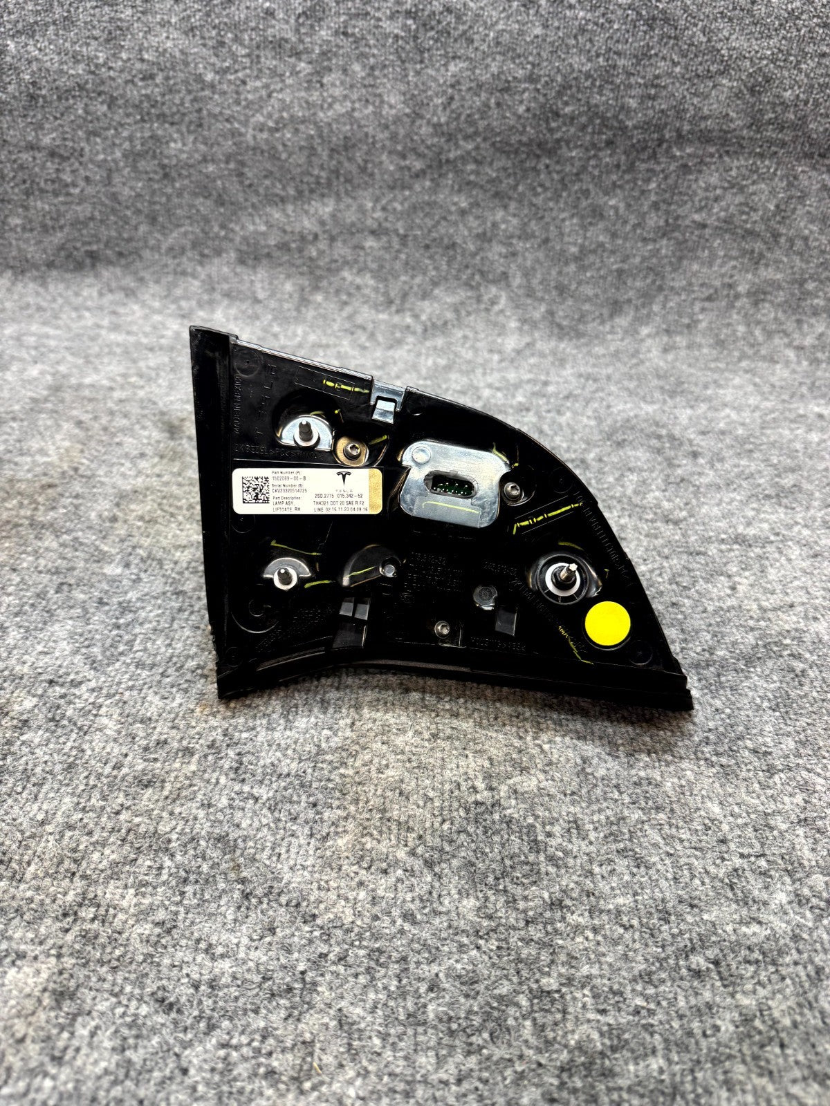 2020 - 2024 TESLA MODEL Y REAR RIGHT SIDE INNER TAILLIGHT LAMP OEM, 1502089-00-B