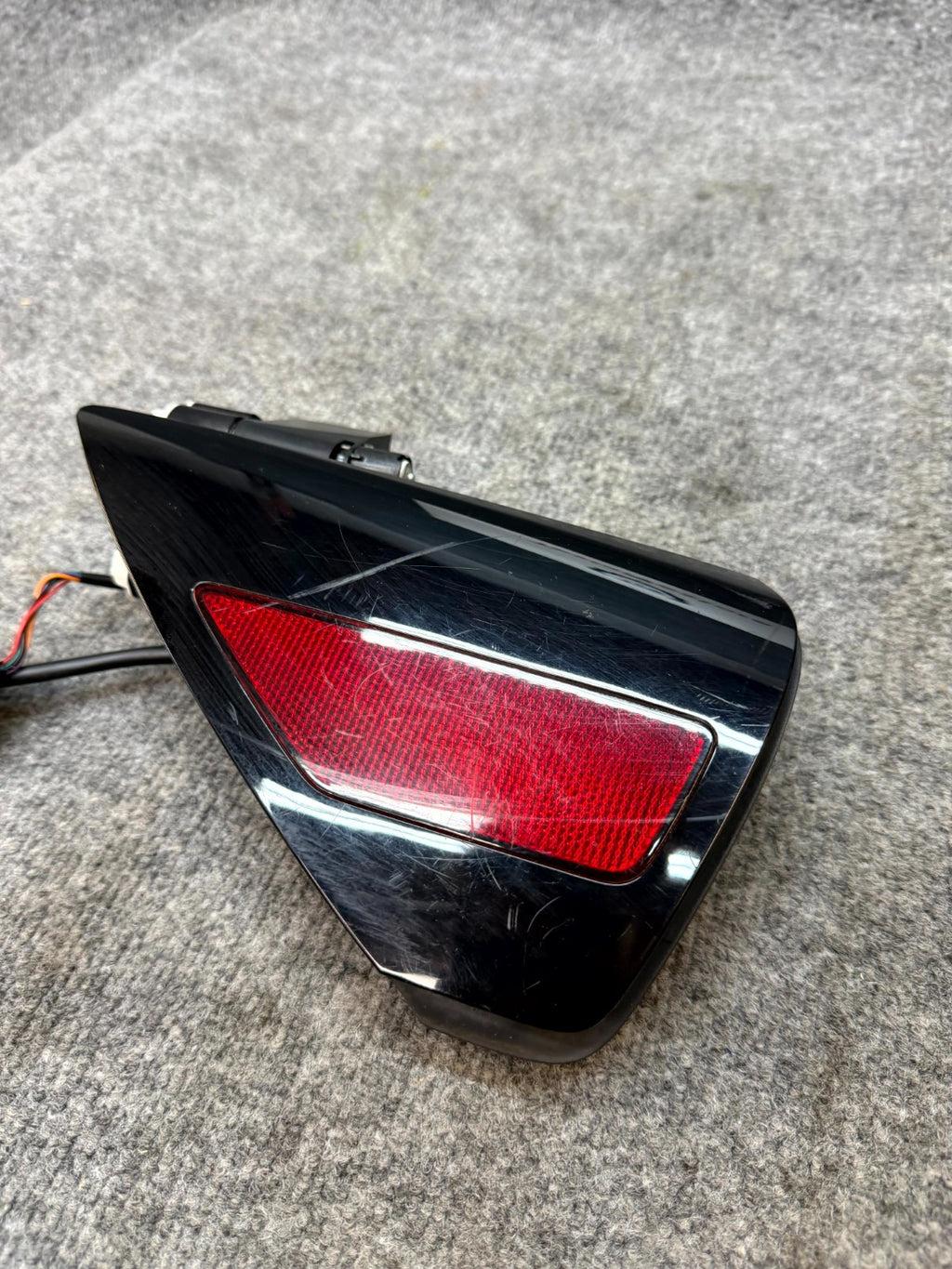 2017–2023 TESLA MODEL 3 LEFT TAIL LIGHT REFLECTOR COVER TRIM OEM, 1084854-00-G