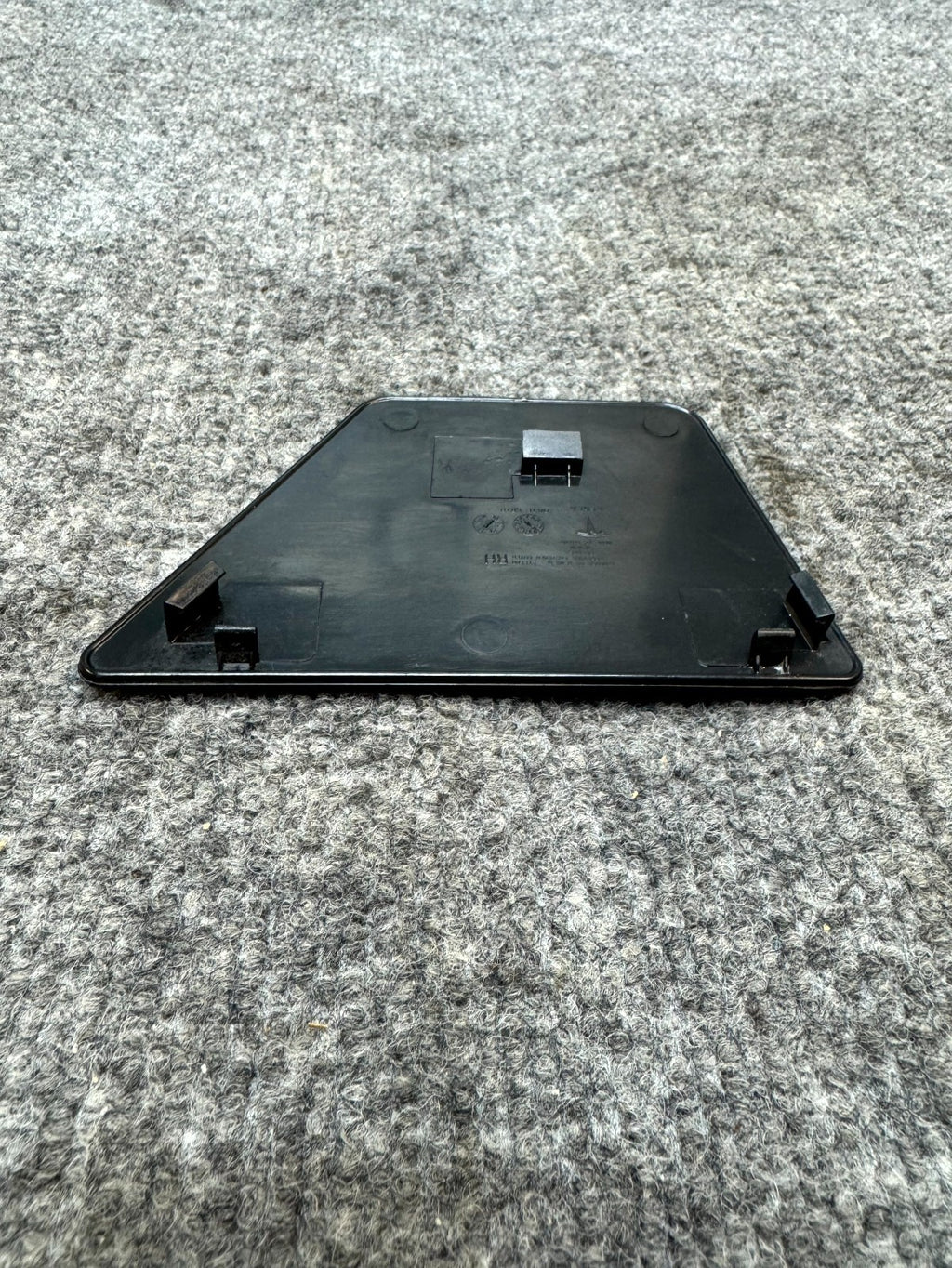 2017-2023 TESLA MODEL 3 RIGHT SIDE APPLIQUE DASH COVER OEM, 1100088-00-D