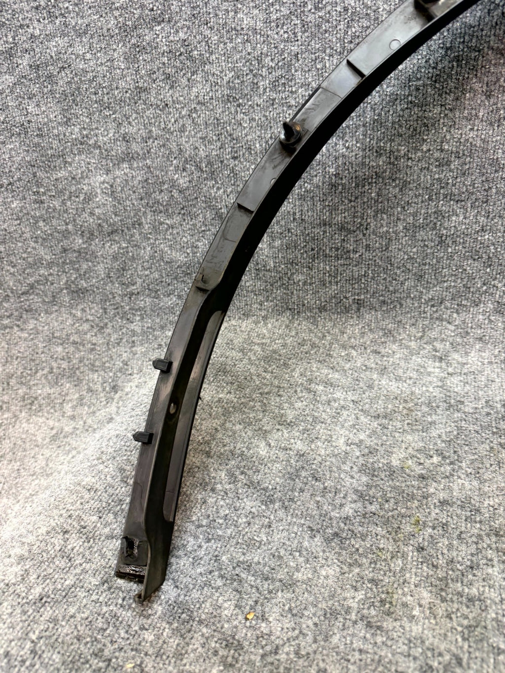 2020 - 2024 TESLA MODEL Y FRONT RIGHT SIDE WHEEL FLARE MOLDING OEM, 1494162-00-C
