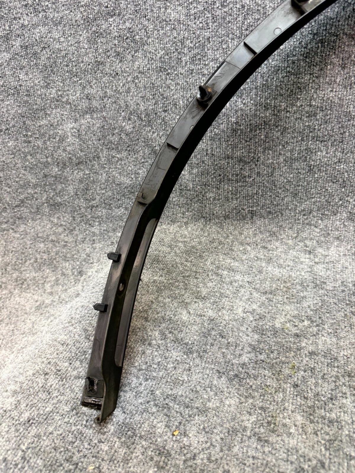 2020 - 2024 TESLA MODEL Y FRONT RIGHT SIDE WHEEL FLARE MOLDING OEM, 1494162-00-C