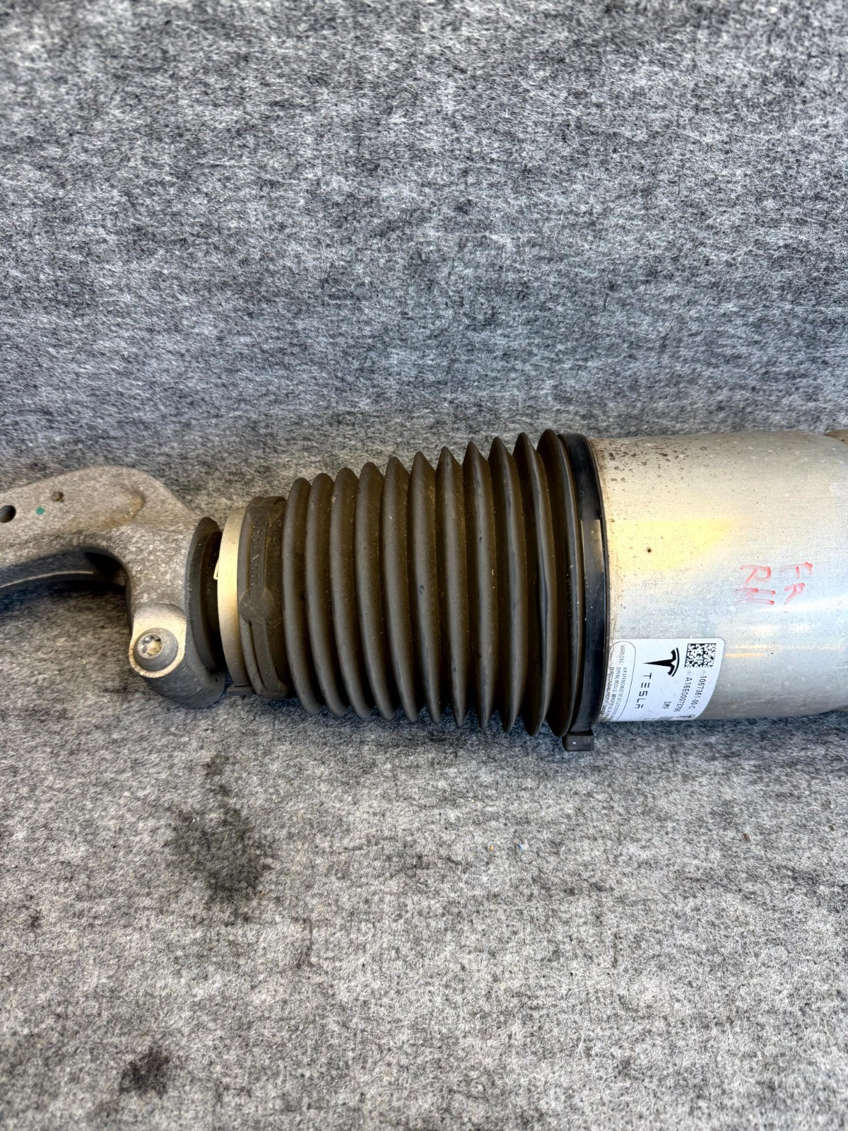 ♦️2016-2020 TESLA MODEL S FRONT RIGHT AIR SUSPENSION SHOCK STRUT OEM, 106736100C