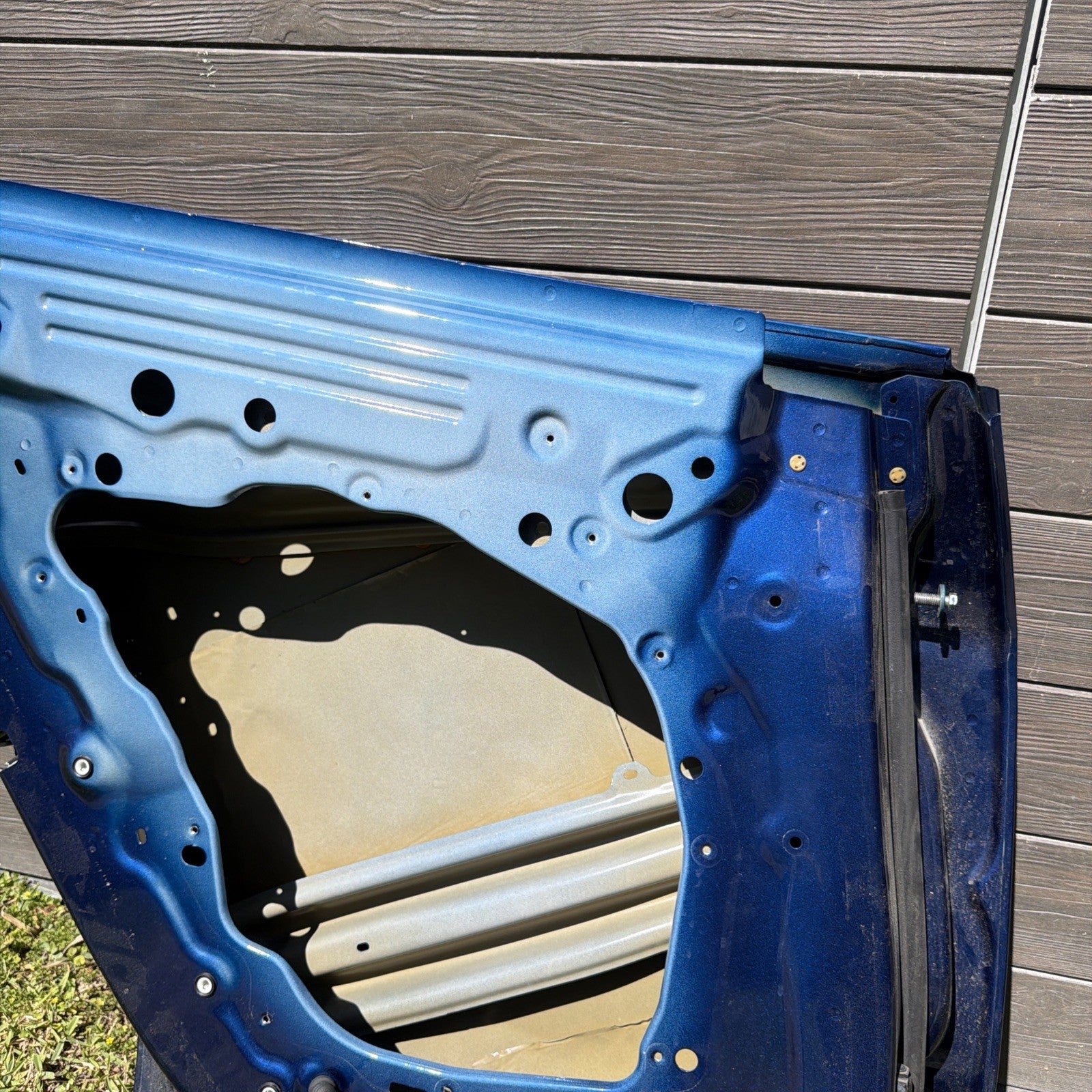 2020 - 2024 TESLA MODEL Y REAR LEFT DRIVER SIDE DOOR SHELL PANEL OEM BLUE_PPSB