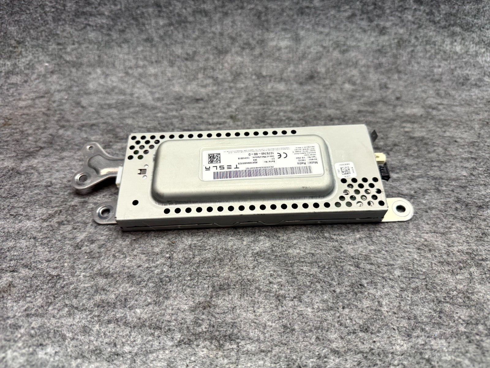 ♦️2017 - 2023 TESLA MODEL 3 RADIO RECEIVER CONTROL MODULE UNIT OEM, 1079749-00-D