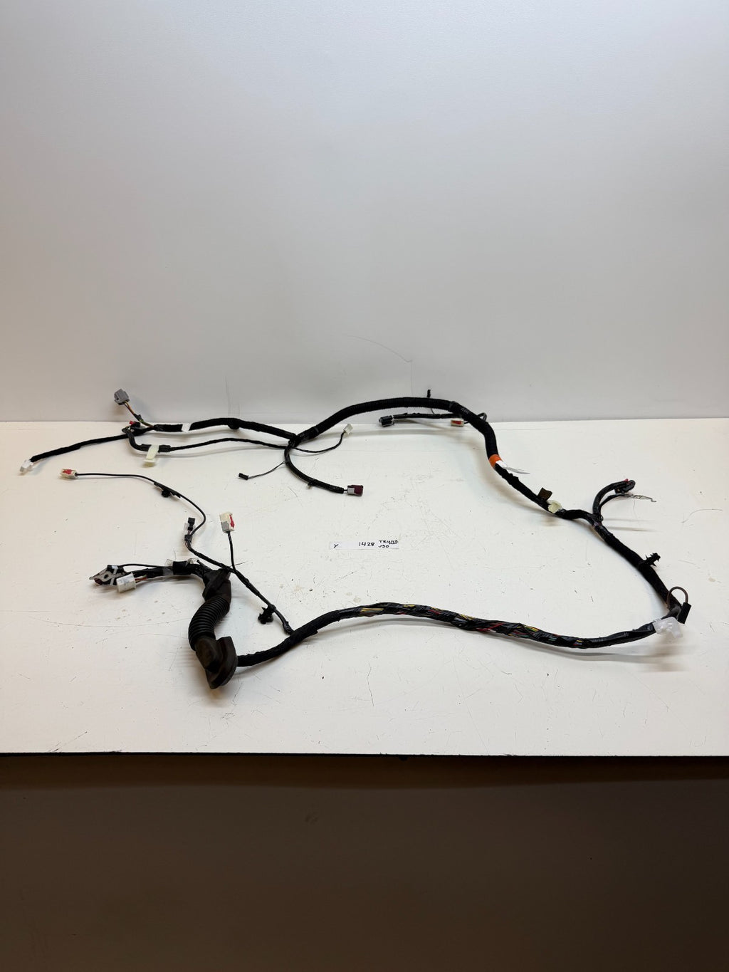 20-24 Tesla Model Y Rear Liftgate Trunk Wiring Harness & Connector 1616689-00-C